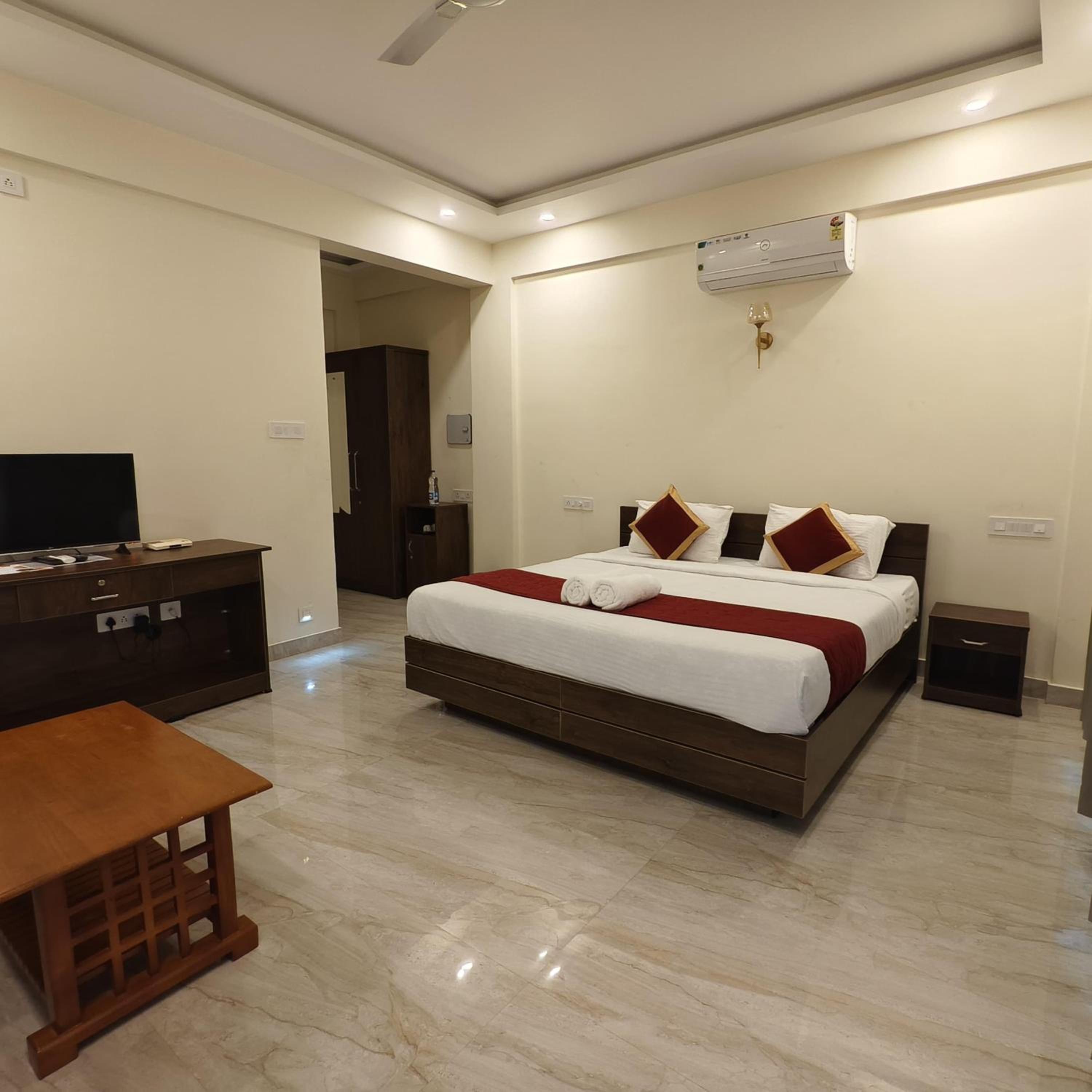 Queen Room photo 1