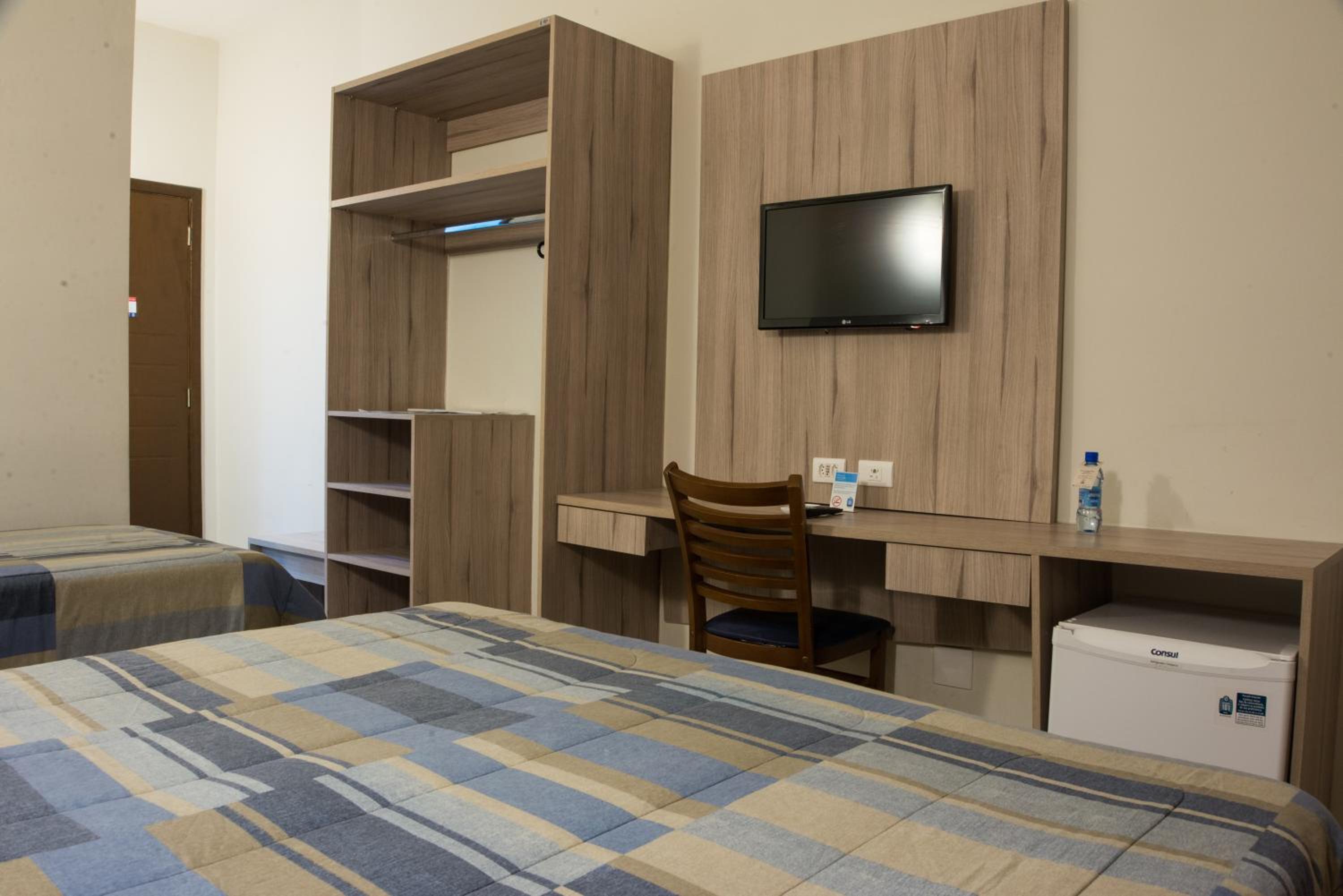 Deluxe Triple Room with 3 Adults Occupancy (Non Smoking) photo 3