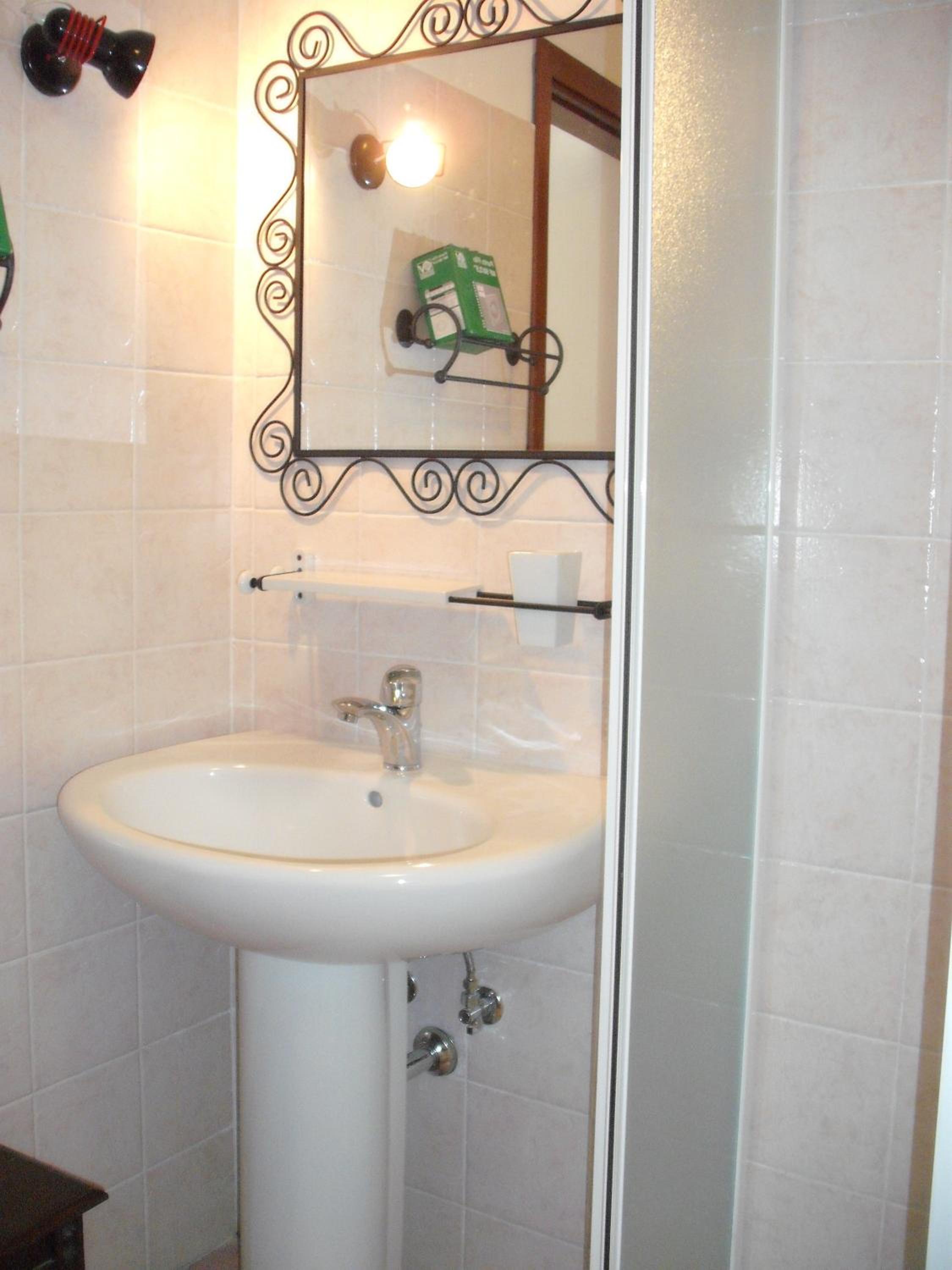 Two-Bedroom Apartment - Photo 9