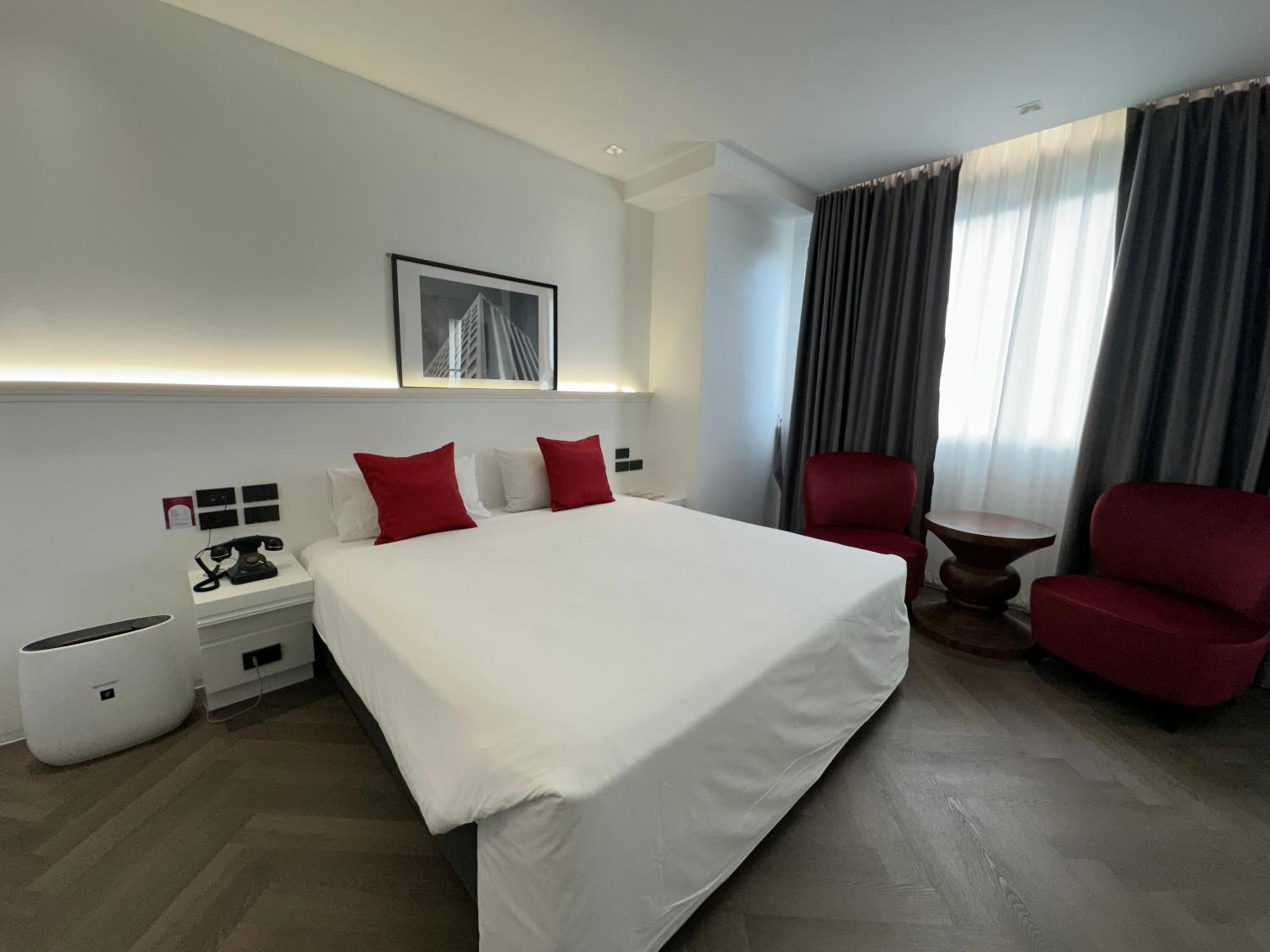 Premium King Room photo 2