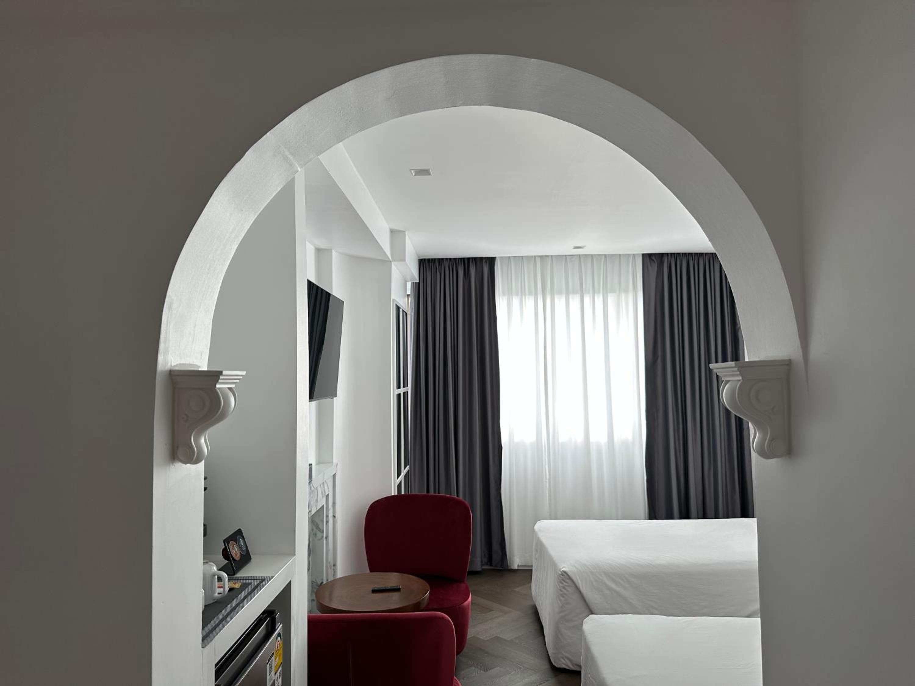 Premium Twin Room photo 3