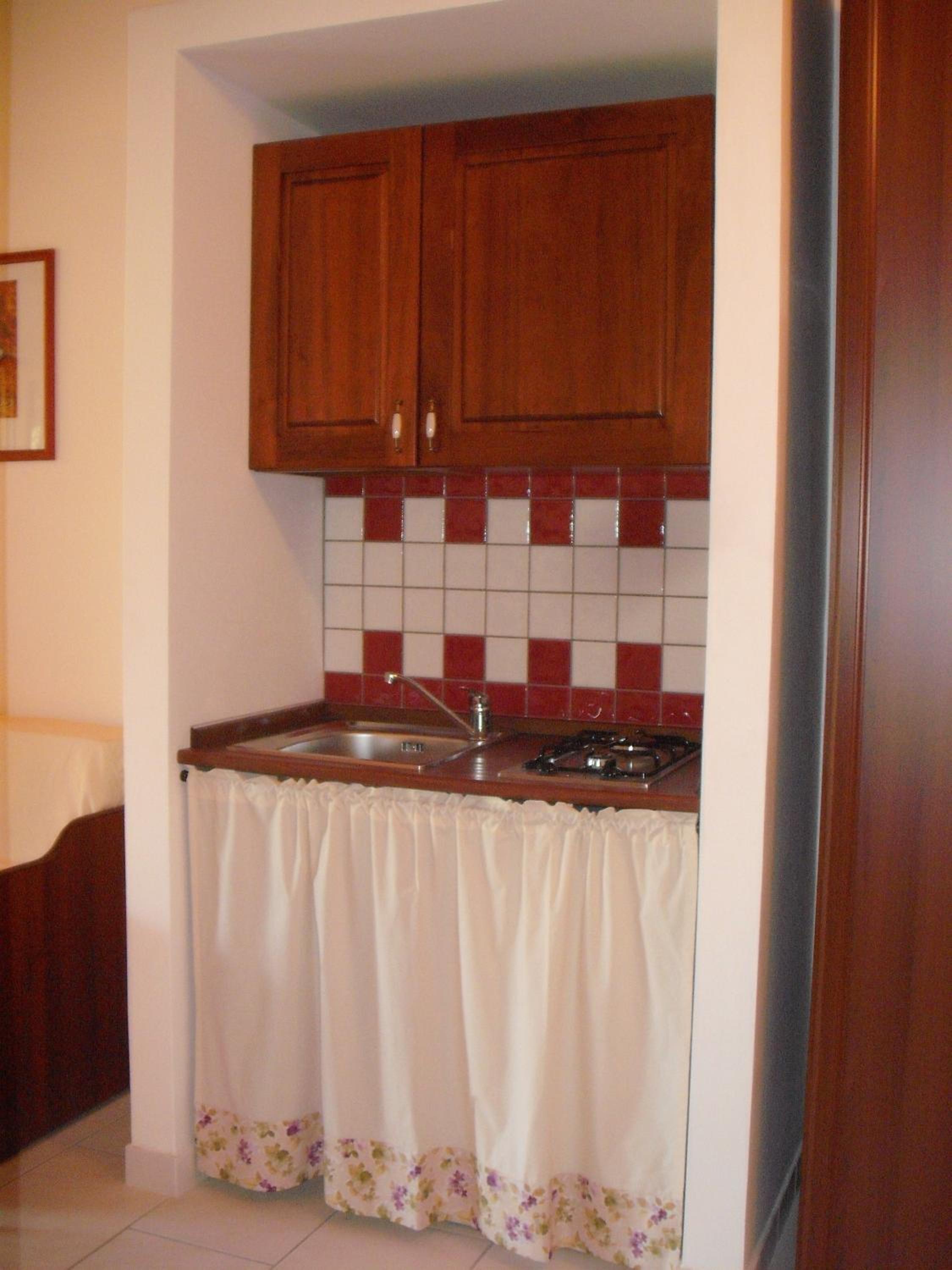 One-Bedroom Apartment - Photo 3