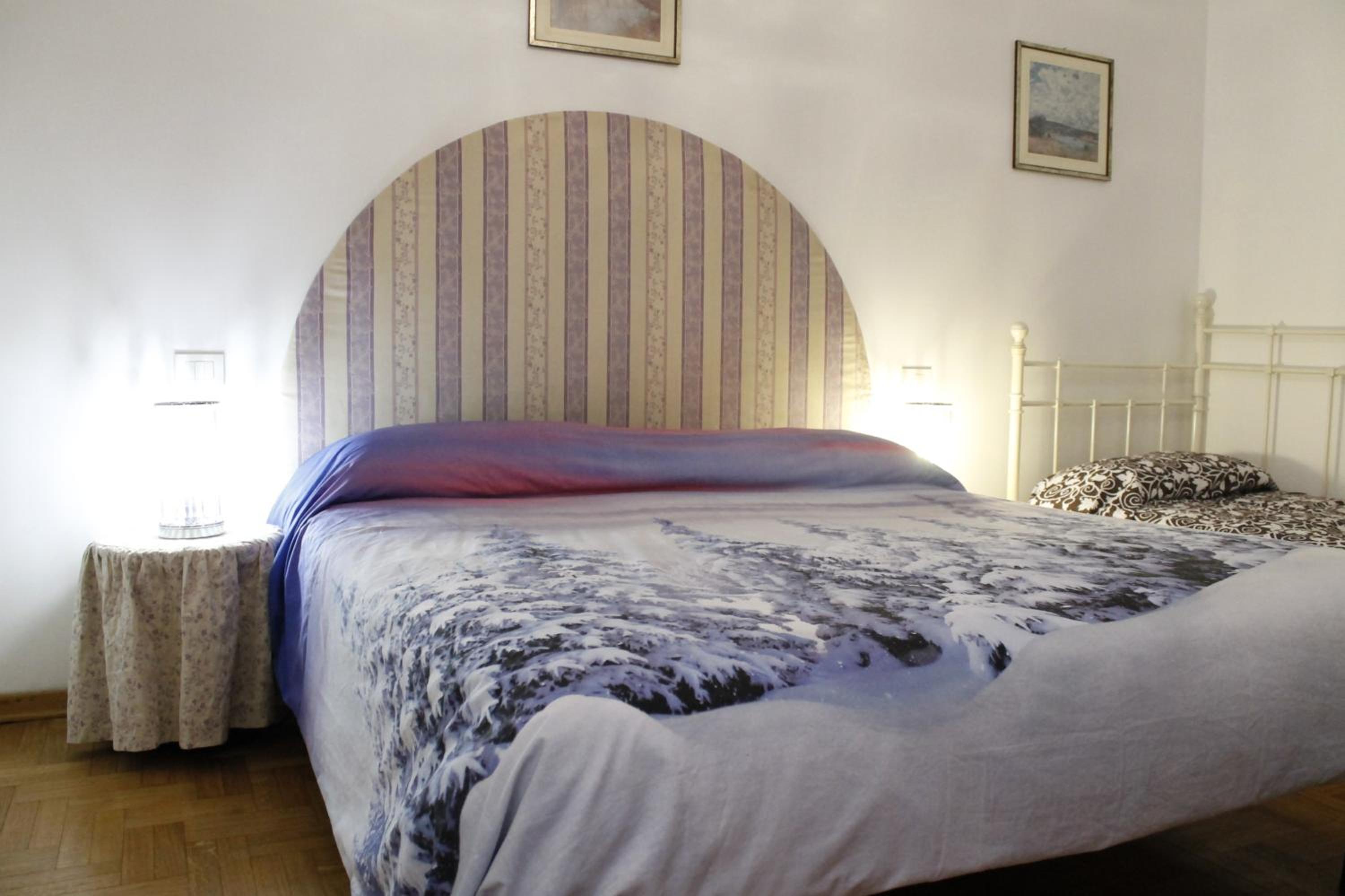 Two-Bedroom Apartment - Photo 10
