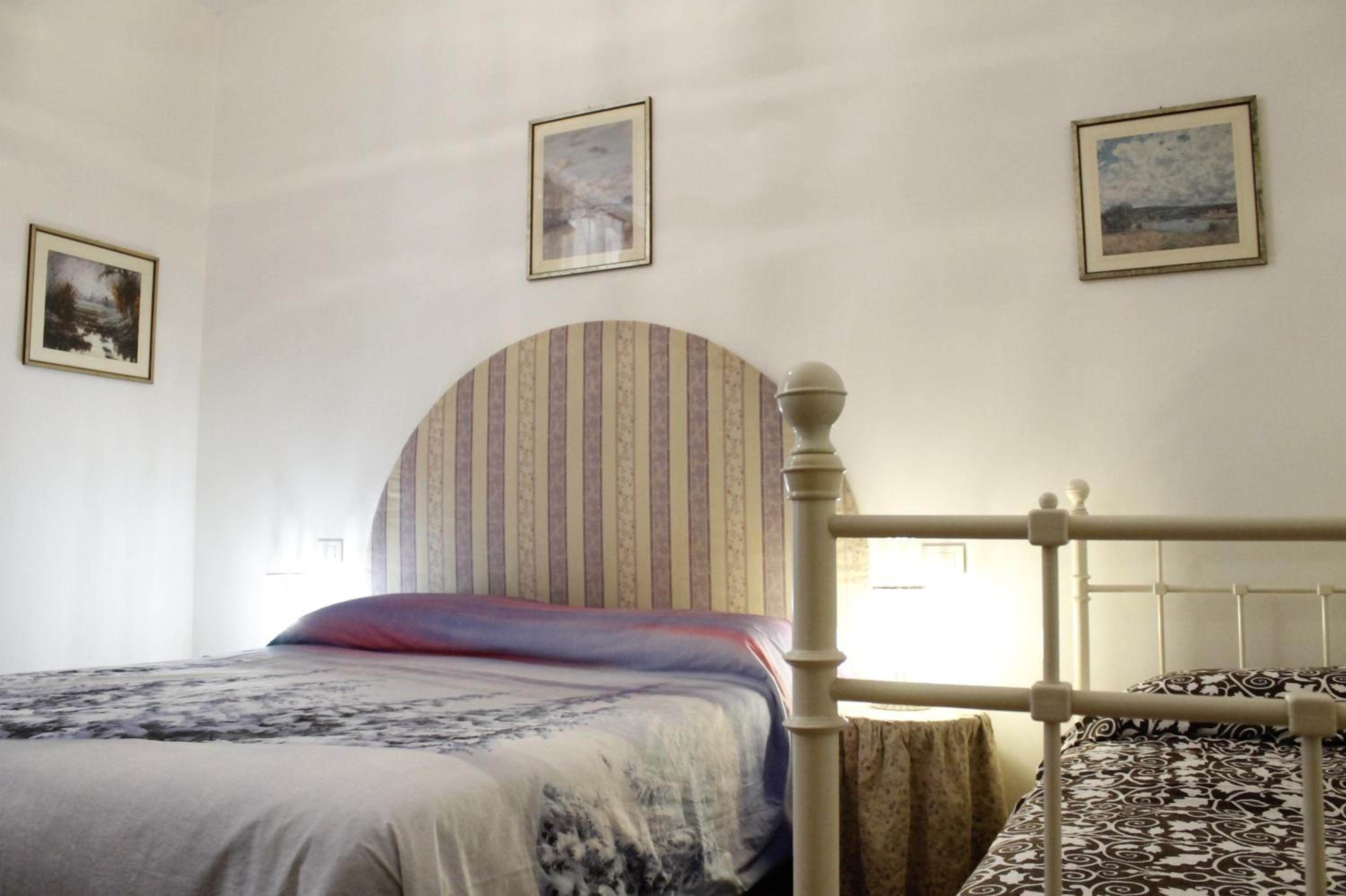 Two-Bedroom Apartment - Photo 9