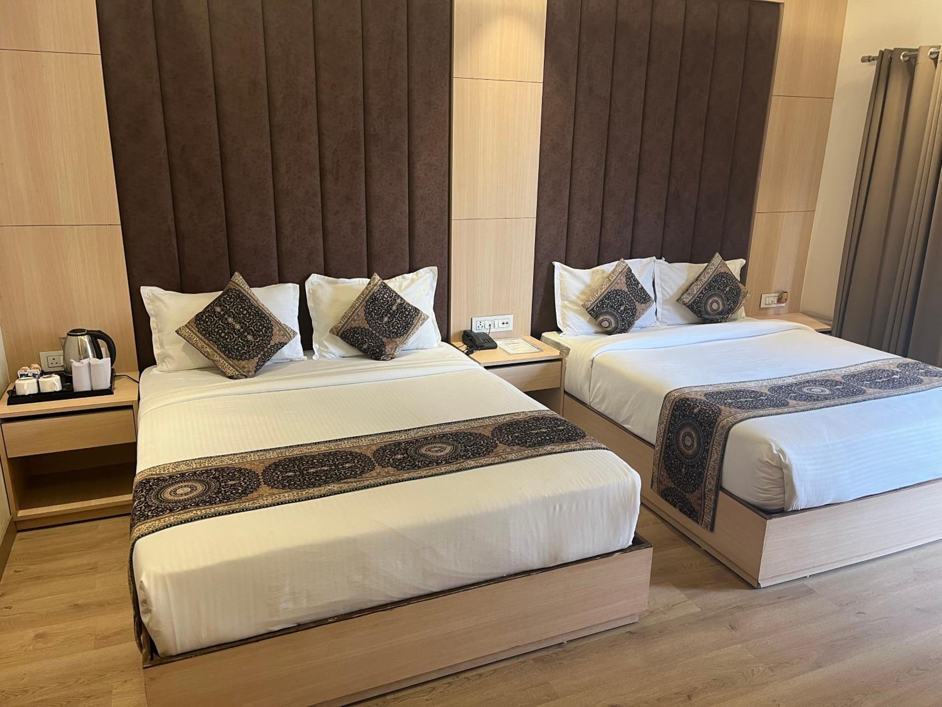 Suite with Hot Tub
