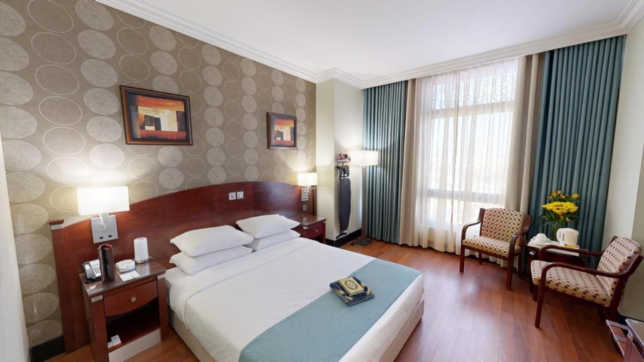 Double or Twin Room - Photo 5