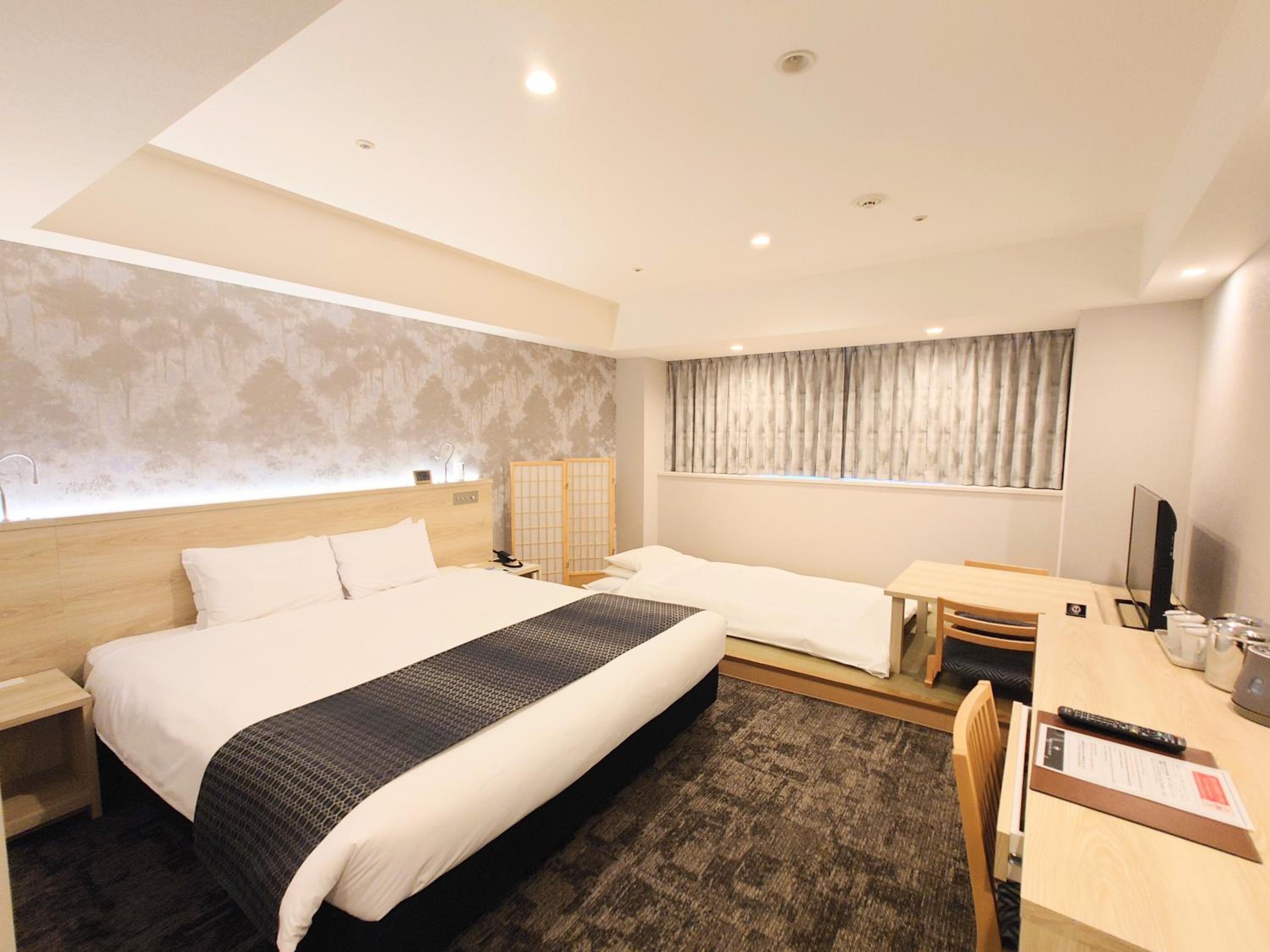 Comfort Triple Room (West Wing Lower Floor) - Photo 1