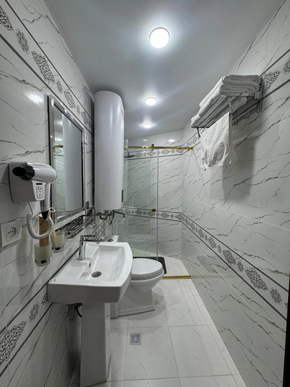 Large Double or Twin Room photo 2