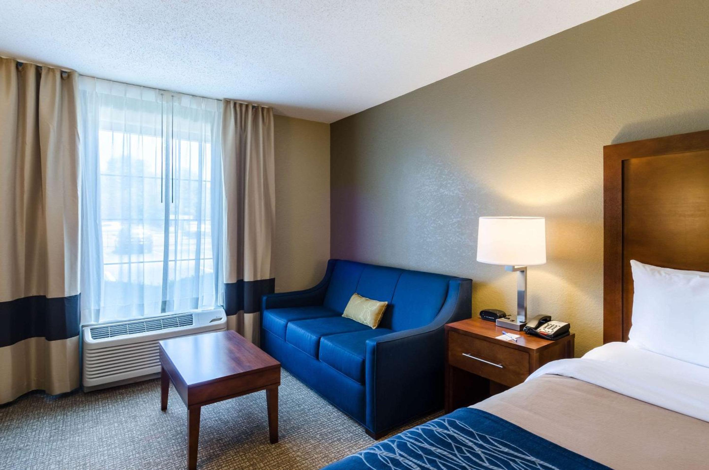 Business King Room - Non-Smoking at Comfort Inn Randolph-Boston in Randolph