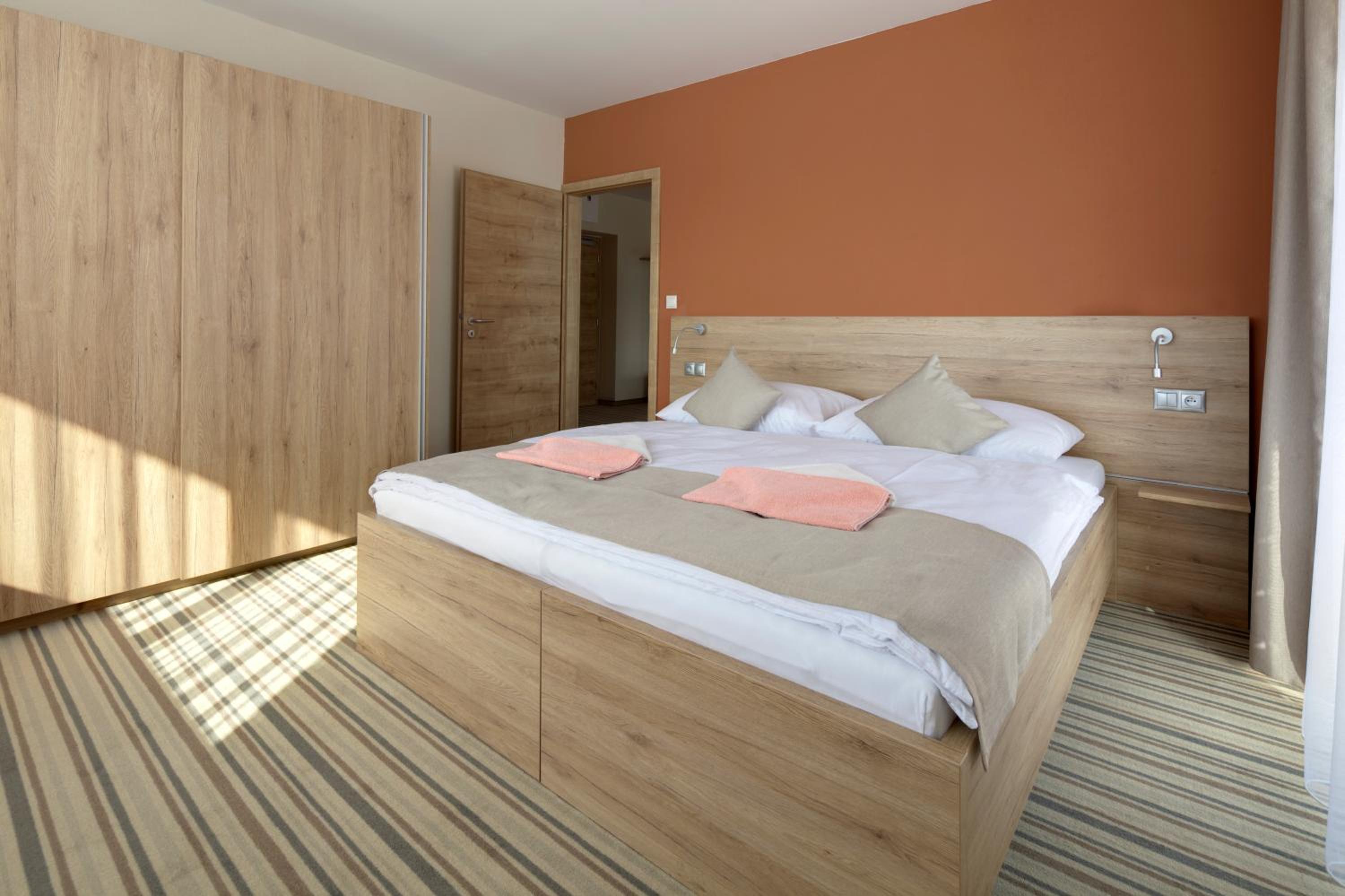 One-Bedroom Suite photo 2