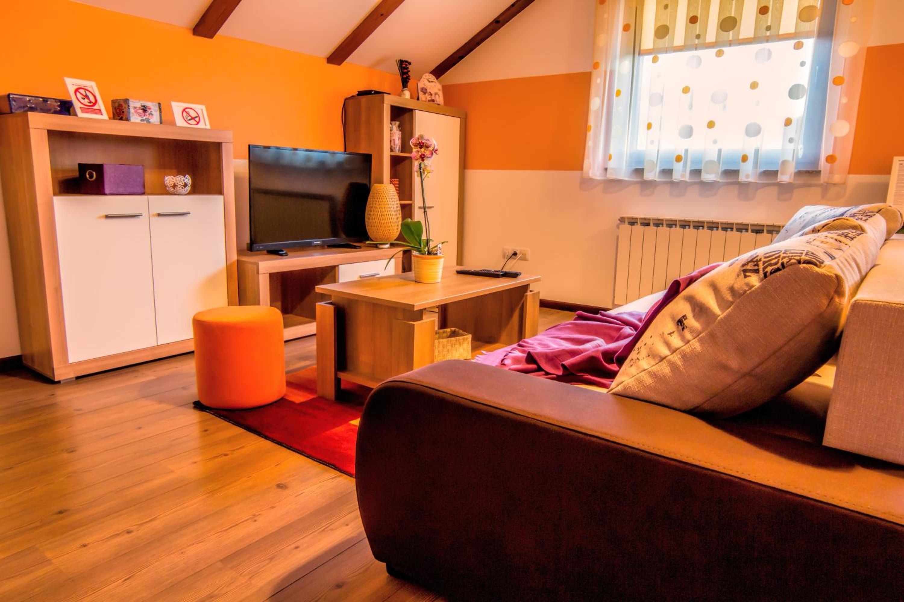 Triple Room with Private Bathroom photo 2