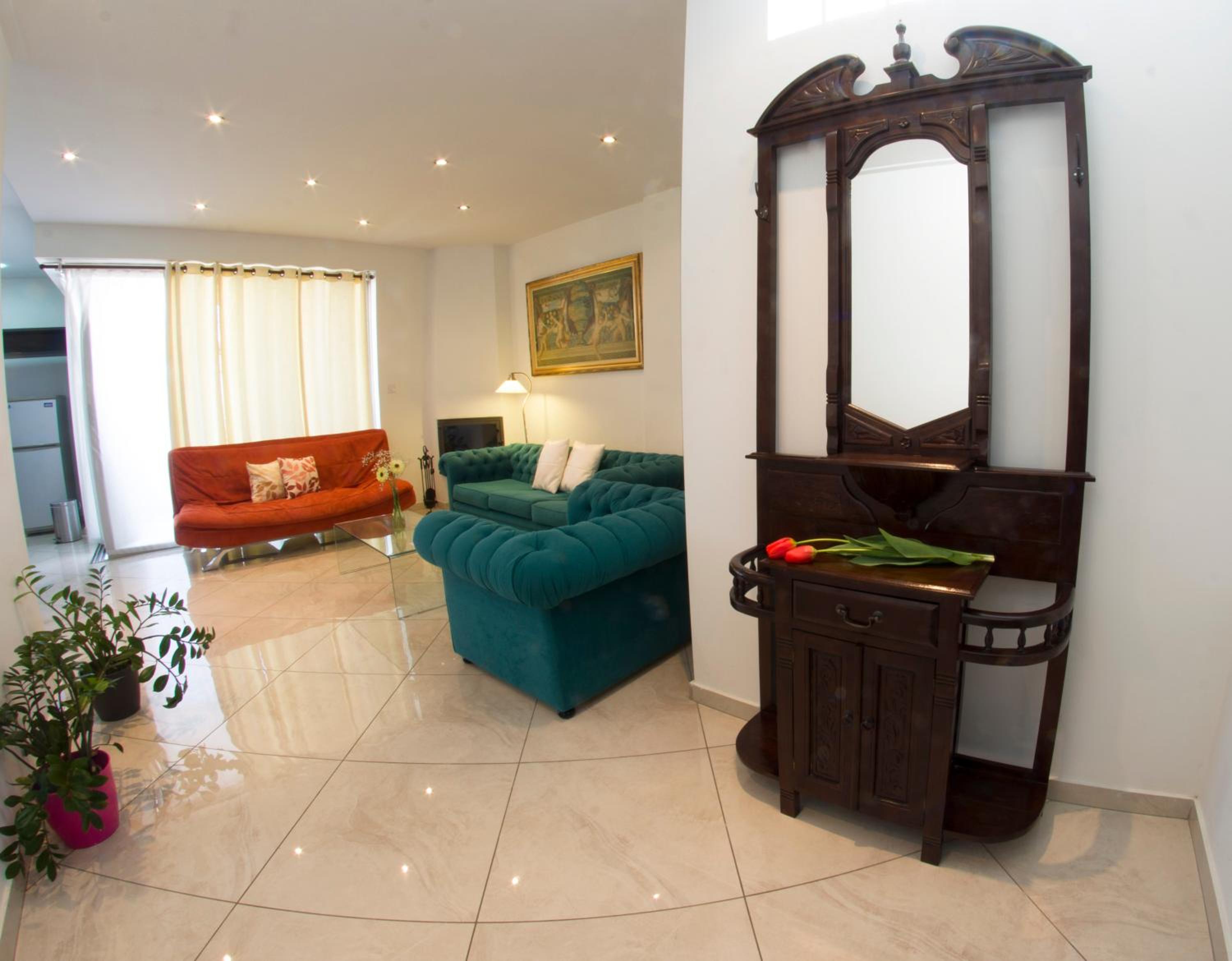 Superior Suite with Fireplace - Photo 12