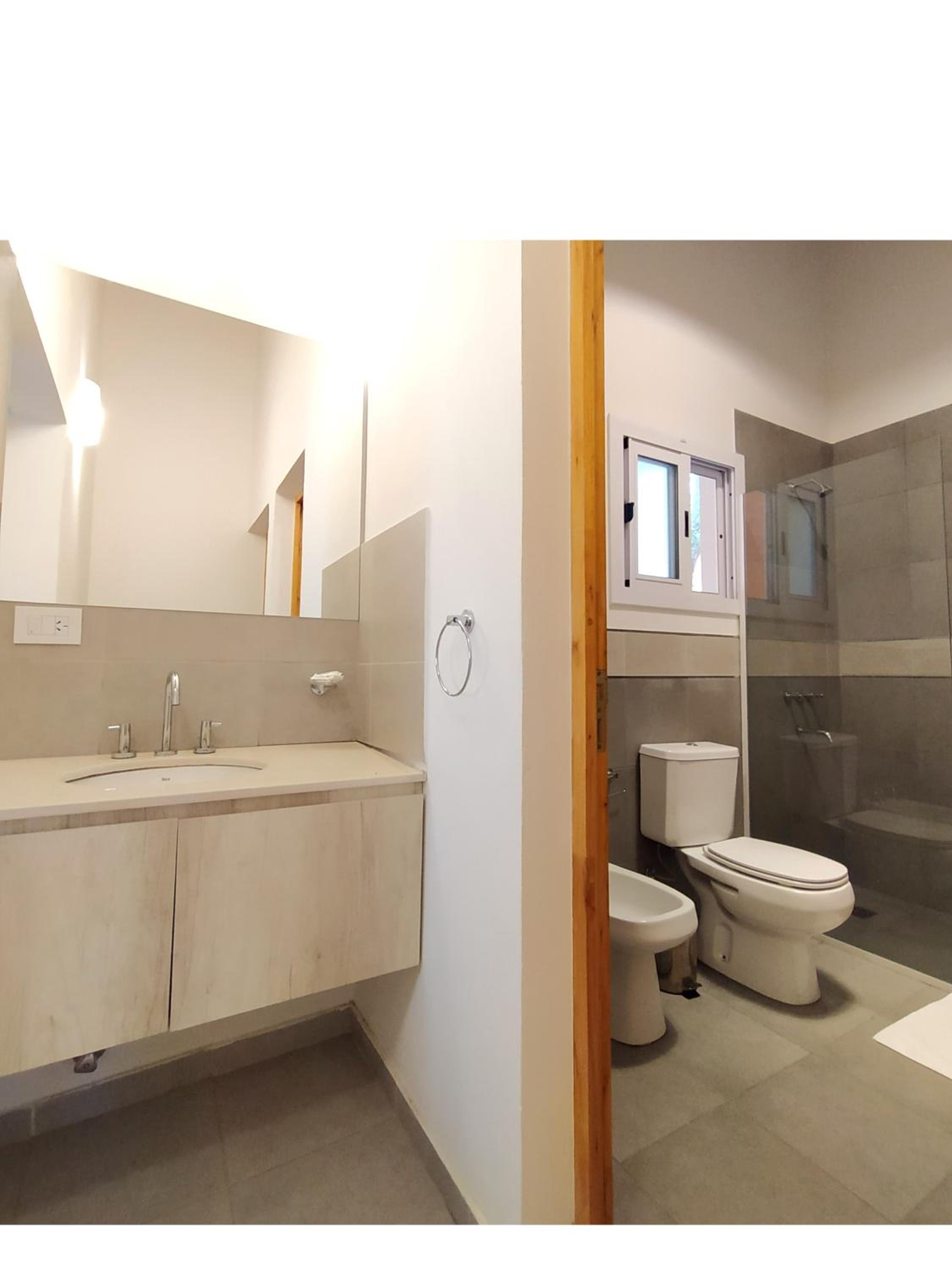 Family Two-Bedroom Apartment with View photo 2