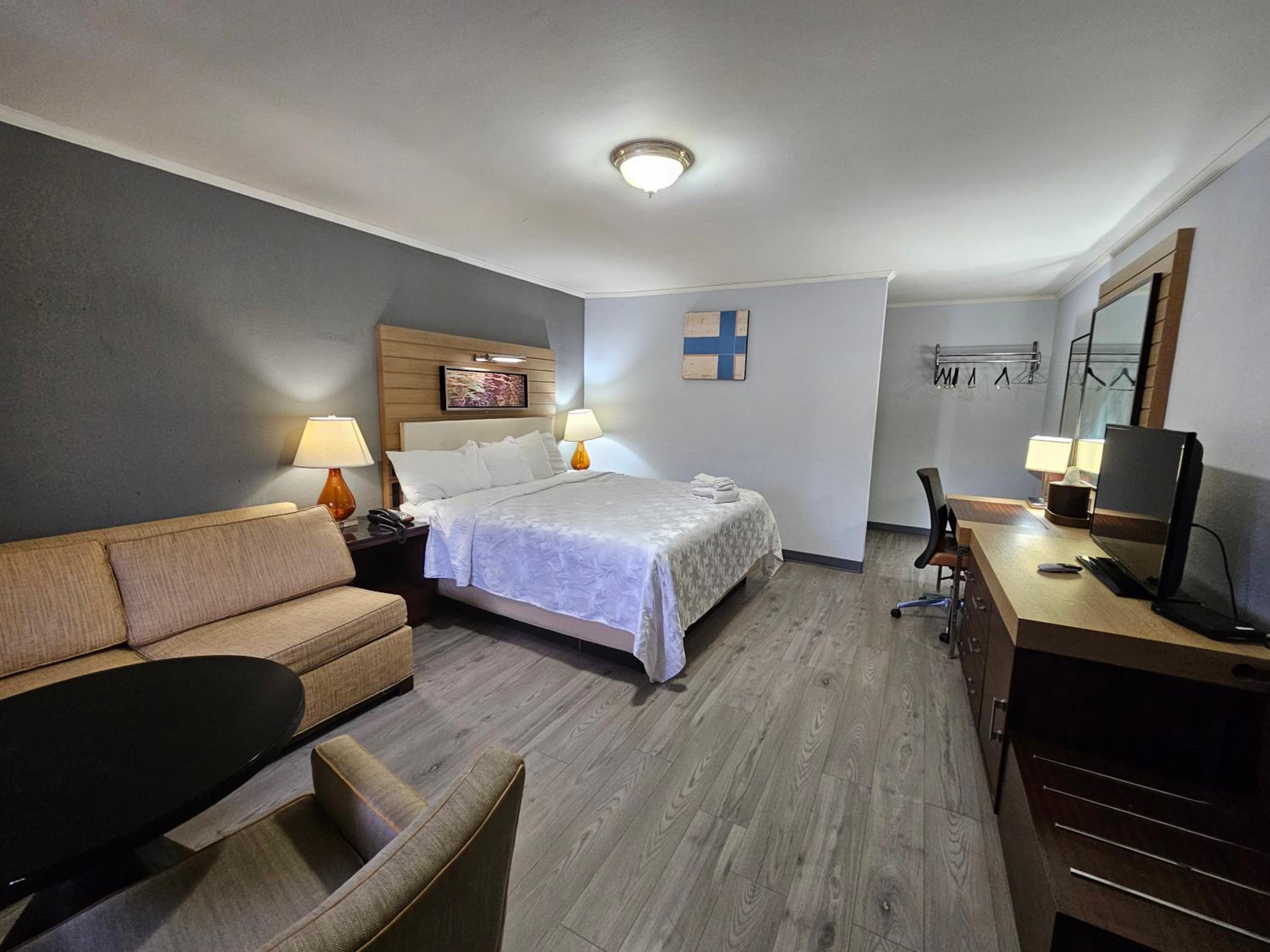 Deluxe King Room