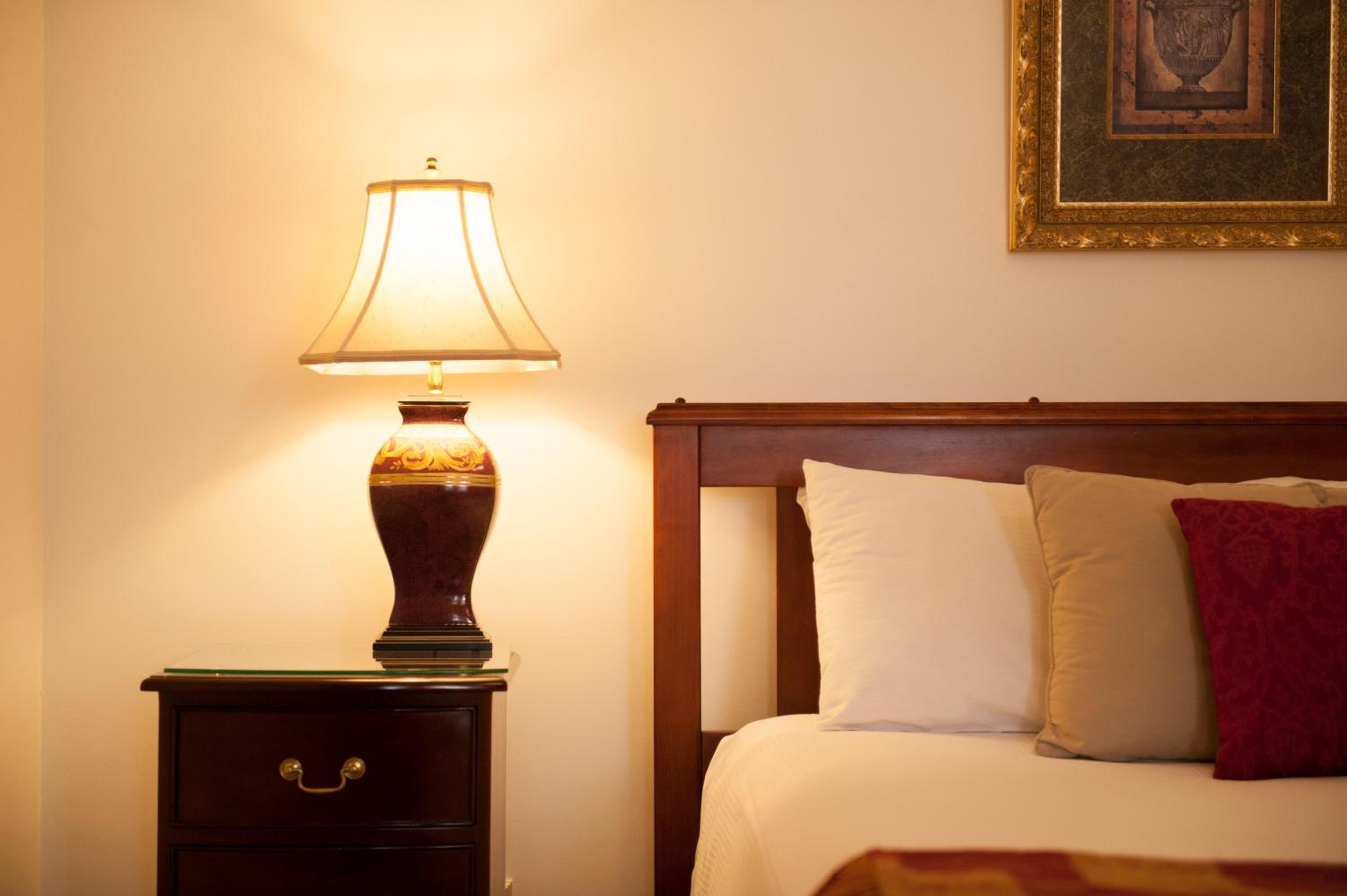 Queen Room photo 2