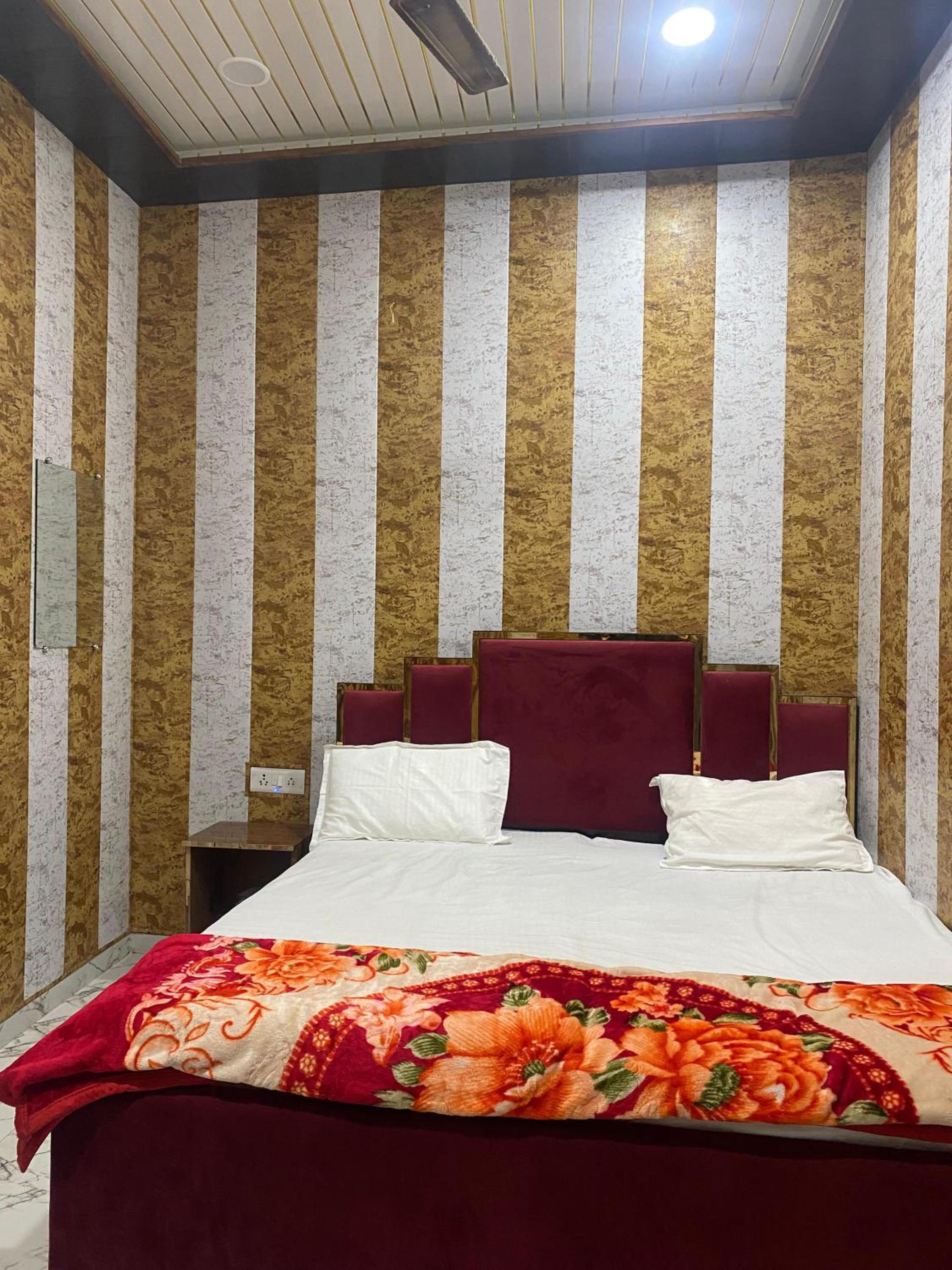 Double Room - Photo 5