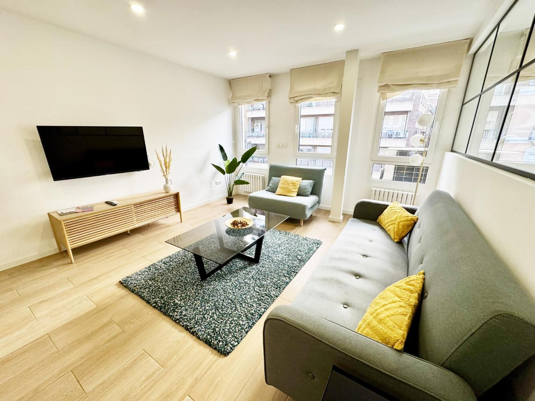One-Bedroom Apartment - Photo 1