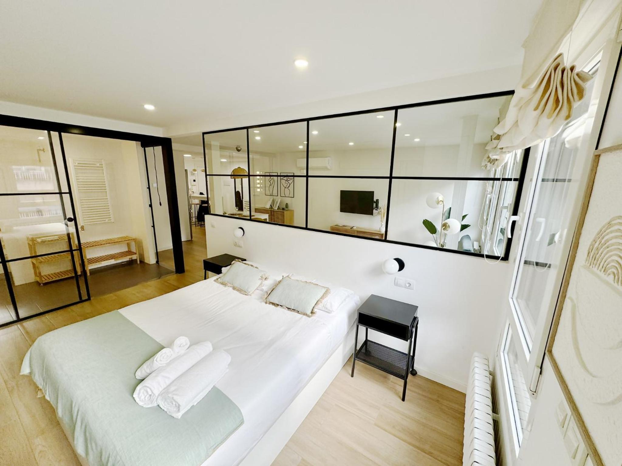 One-Bedroom Apartment - Photo 12