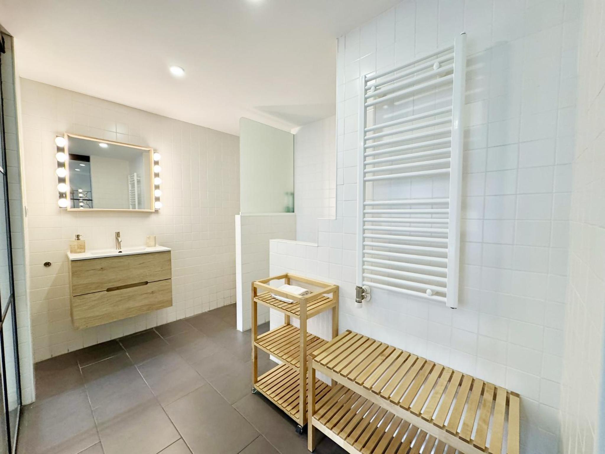One-Bedroom Apartment - Photo 20