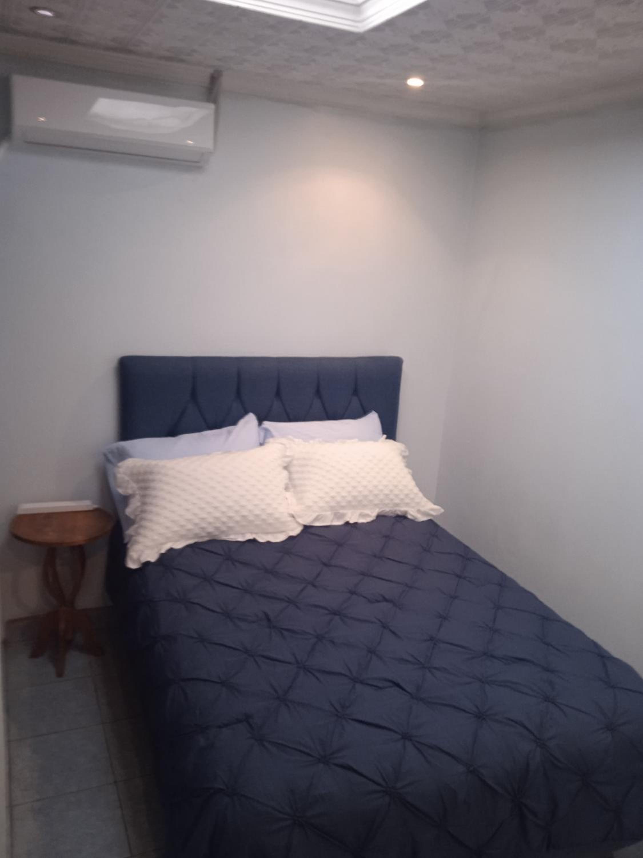 Standard Double Room with Shared Bathroom photo 1