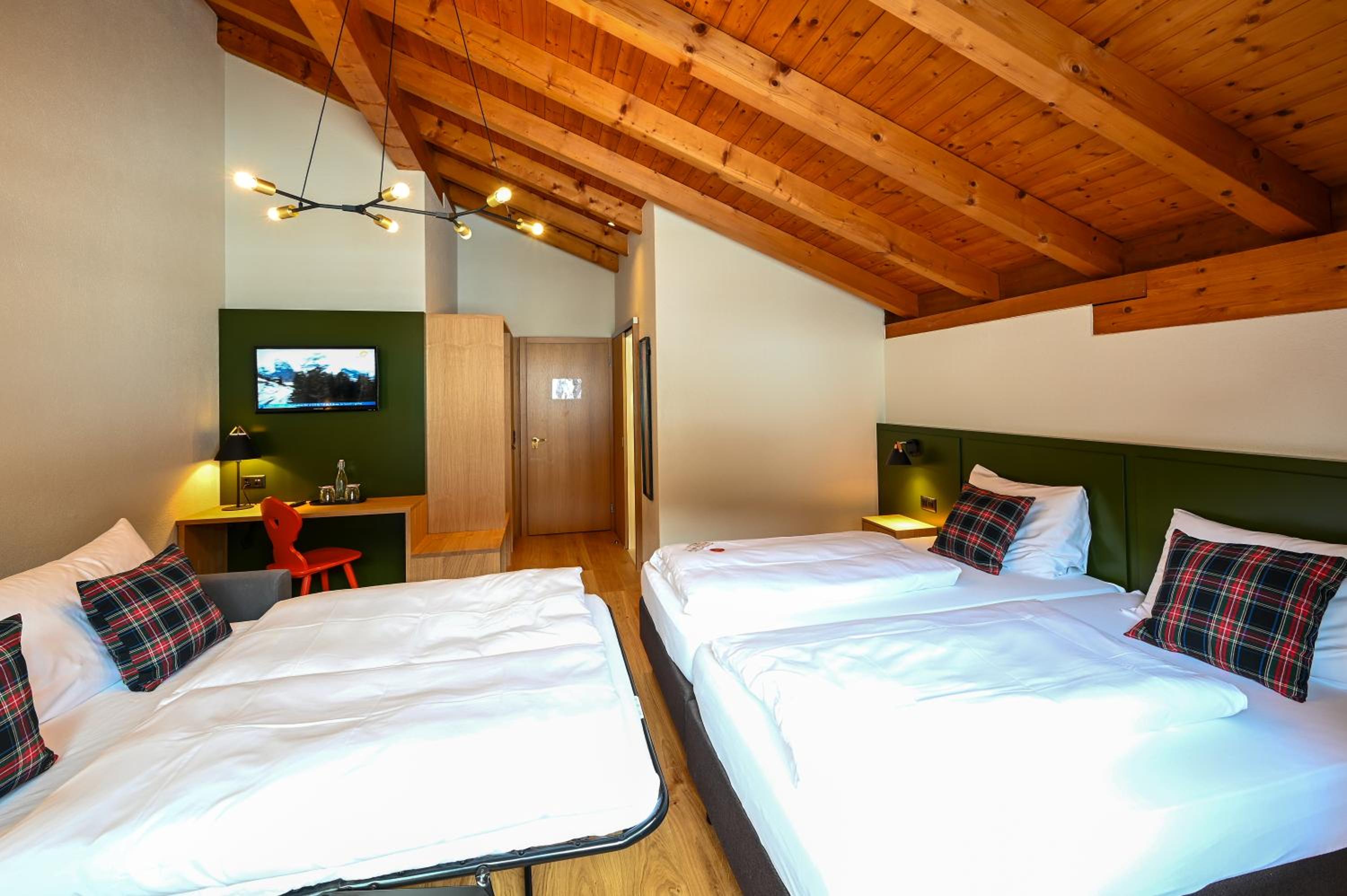 Deluxe Family Room with Balcony - Photo 1