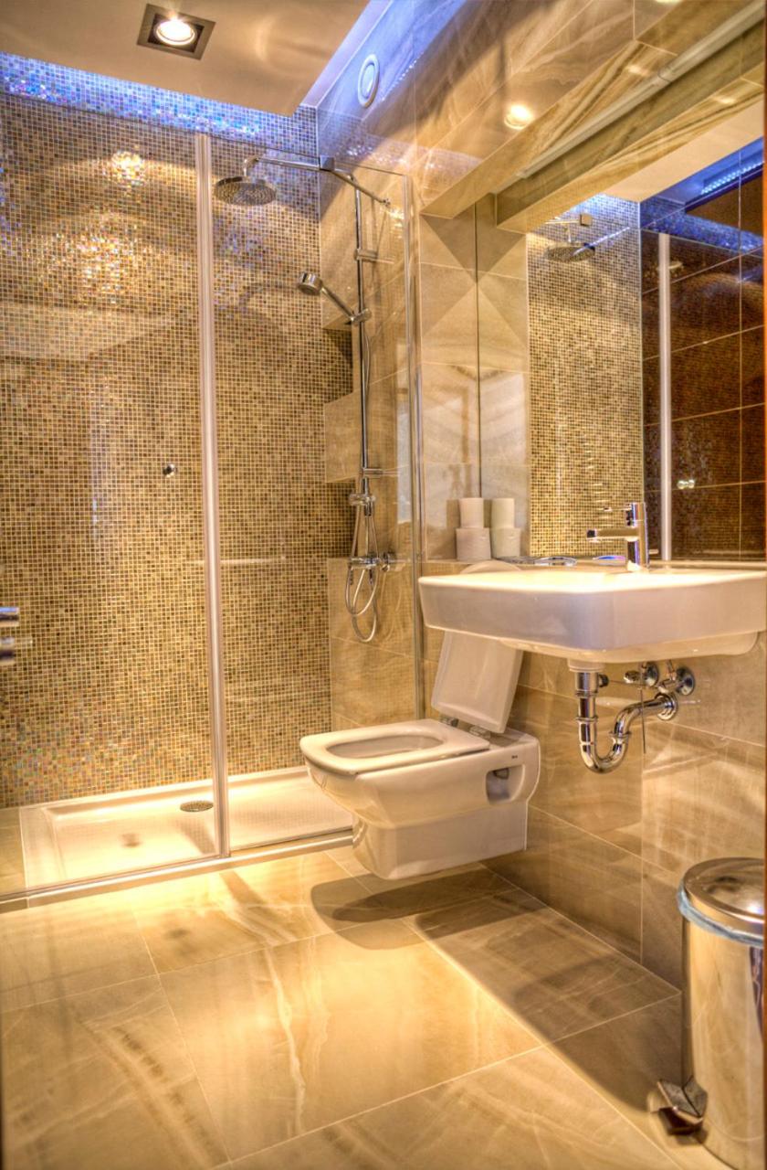 Standard Double Room - Photo 10