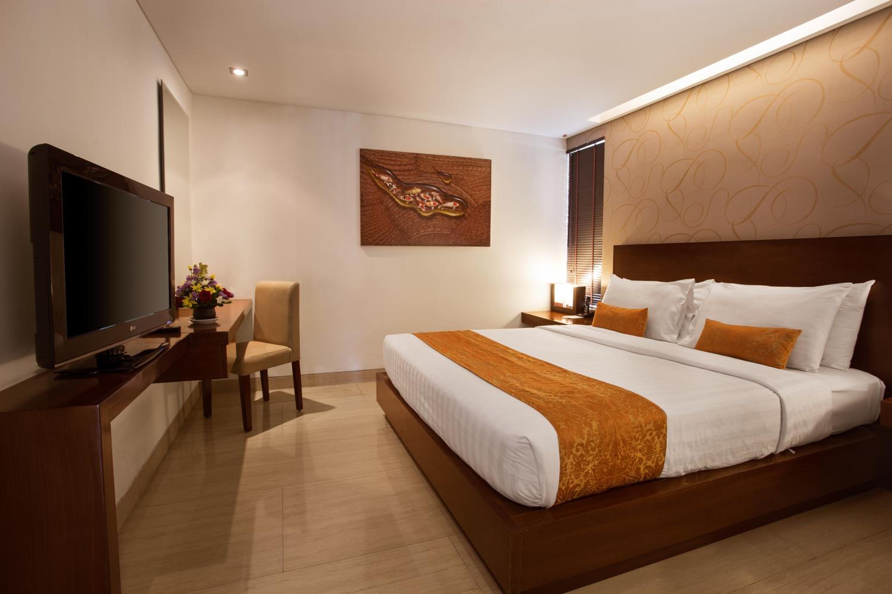 Deluxe Double or Twin Room Balcony - Photo 4