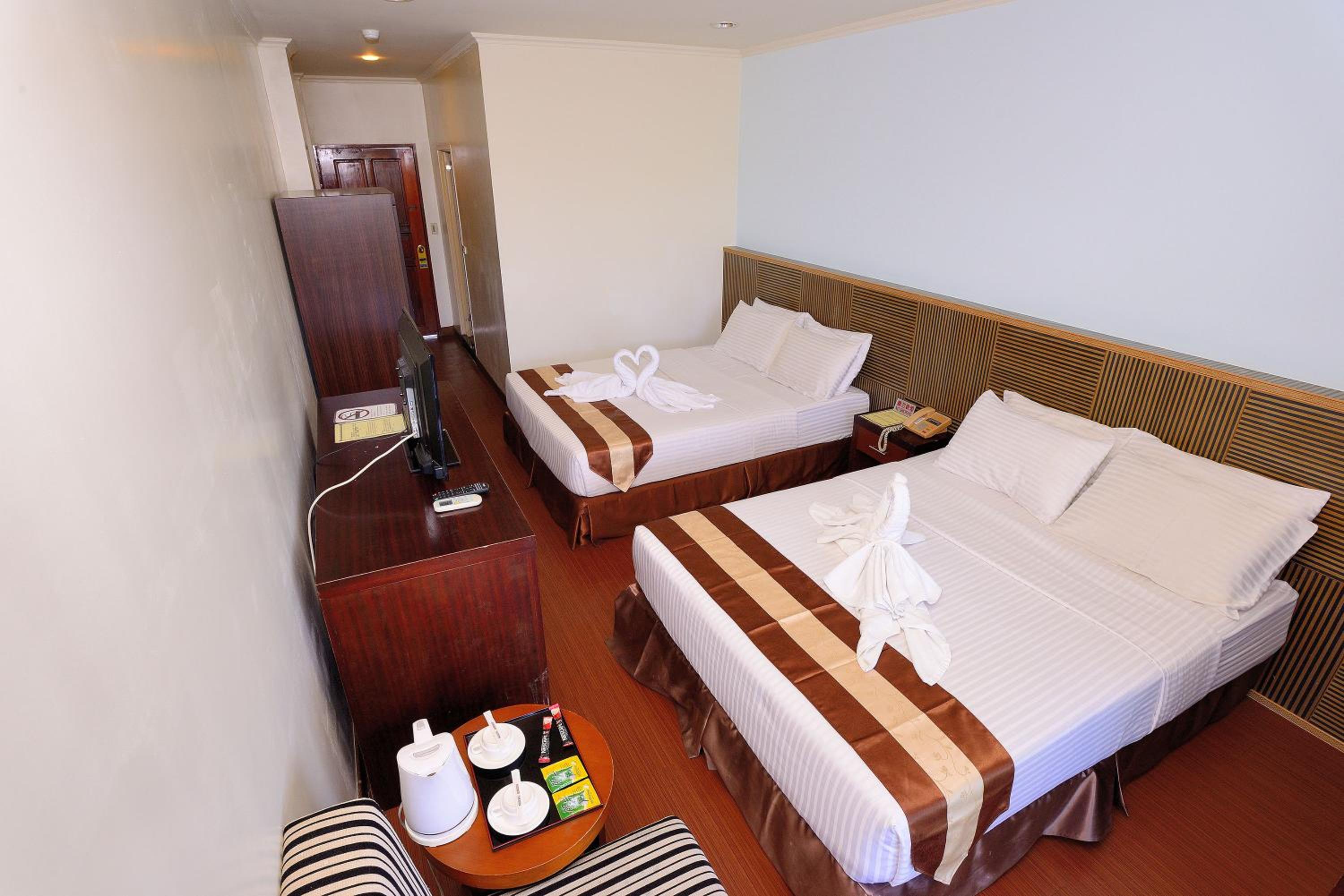 Queen Room with Mountain View