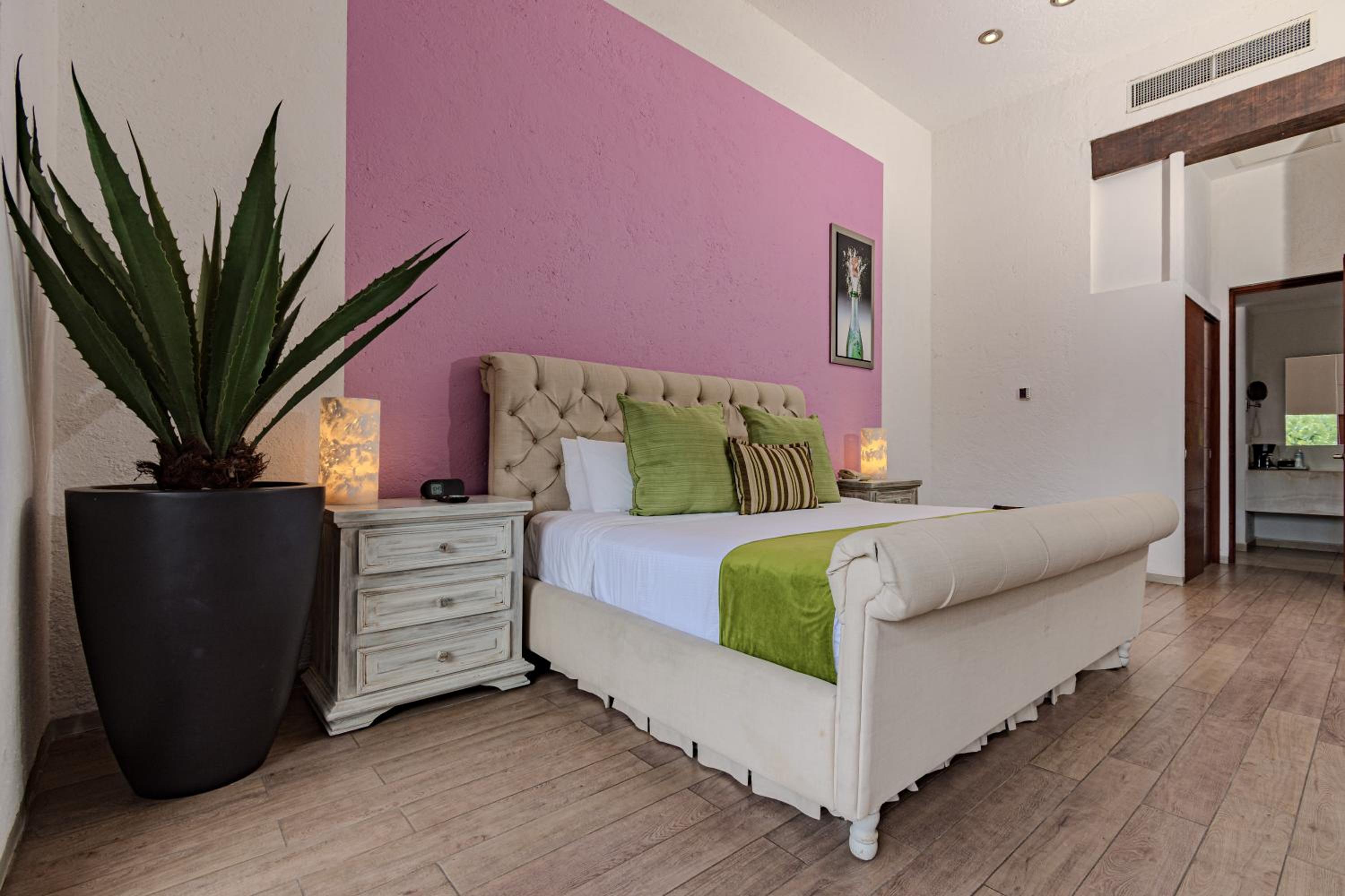 King Suite - Disability Access/Non Smoking