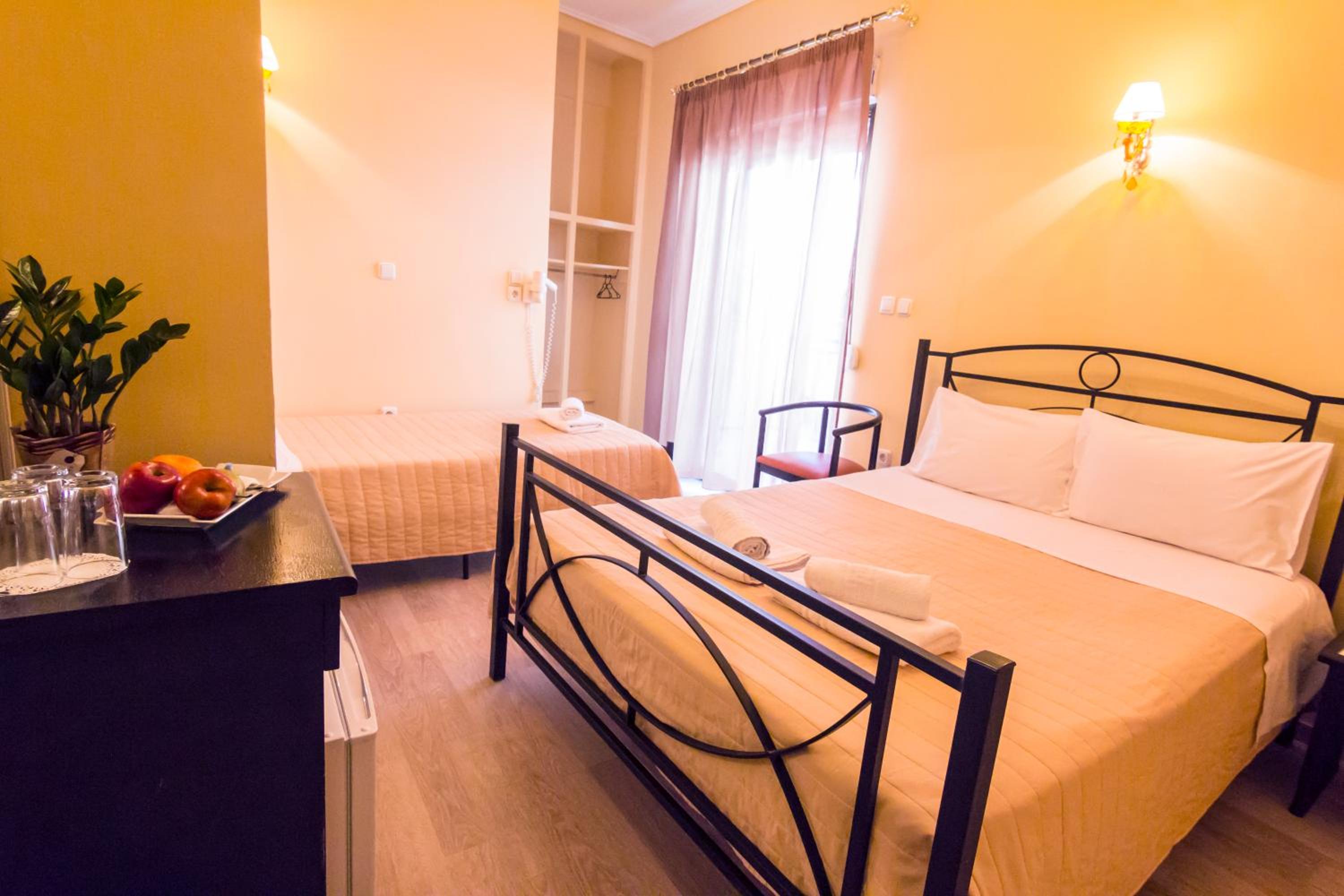 Basic Triple Room photo 1