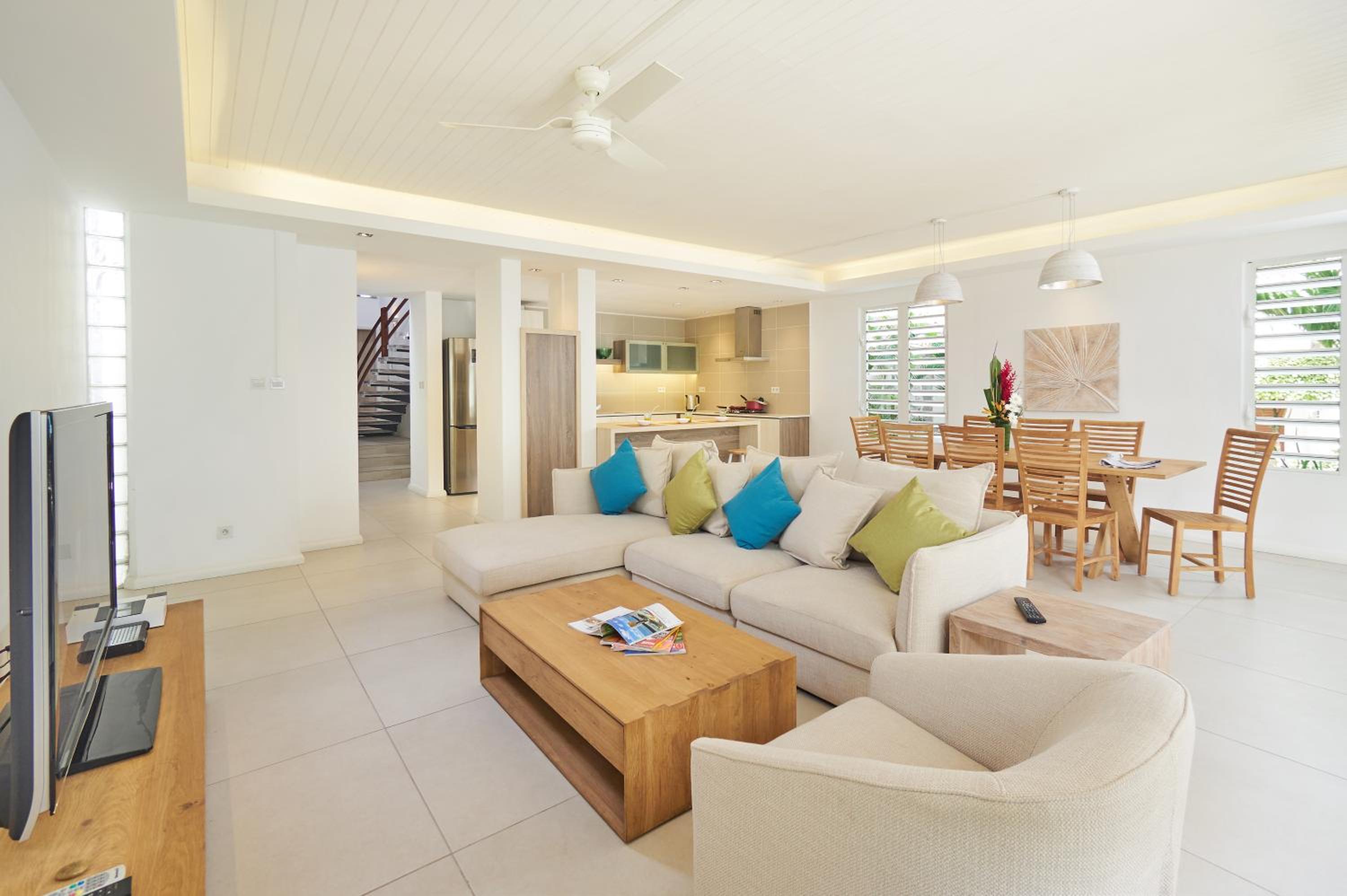 Four-Bedroom Beach front Villa with Sea View