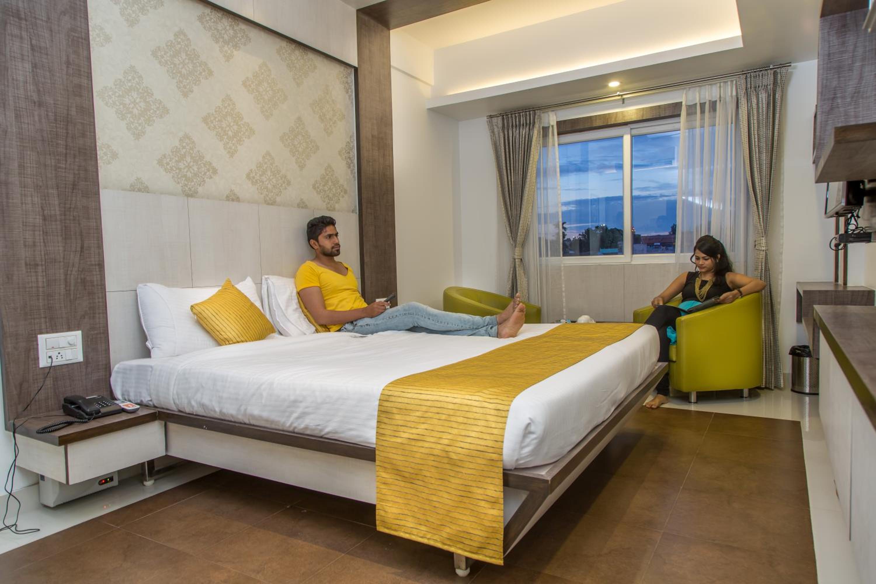 Grand Suite including Free pick up photo 3