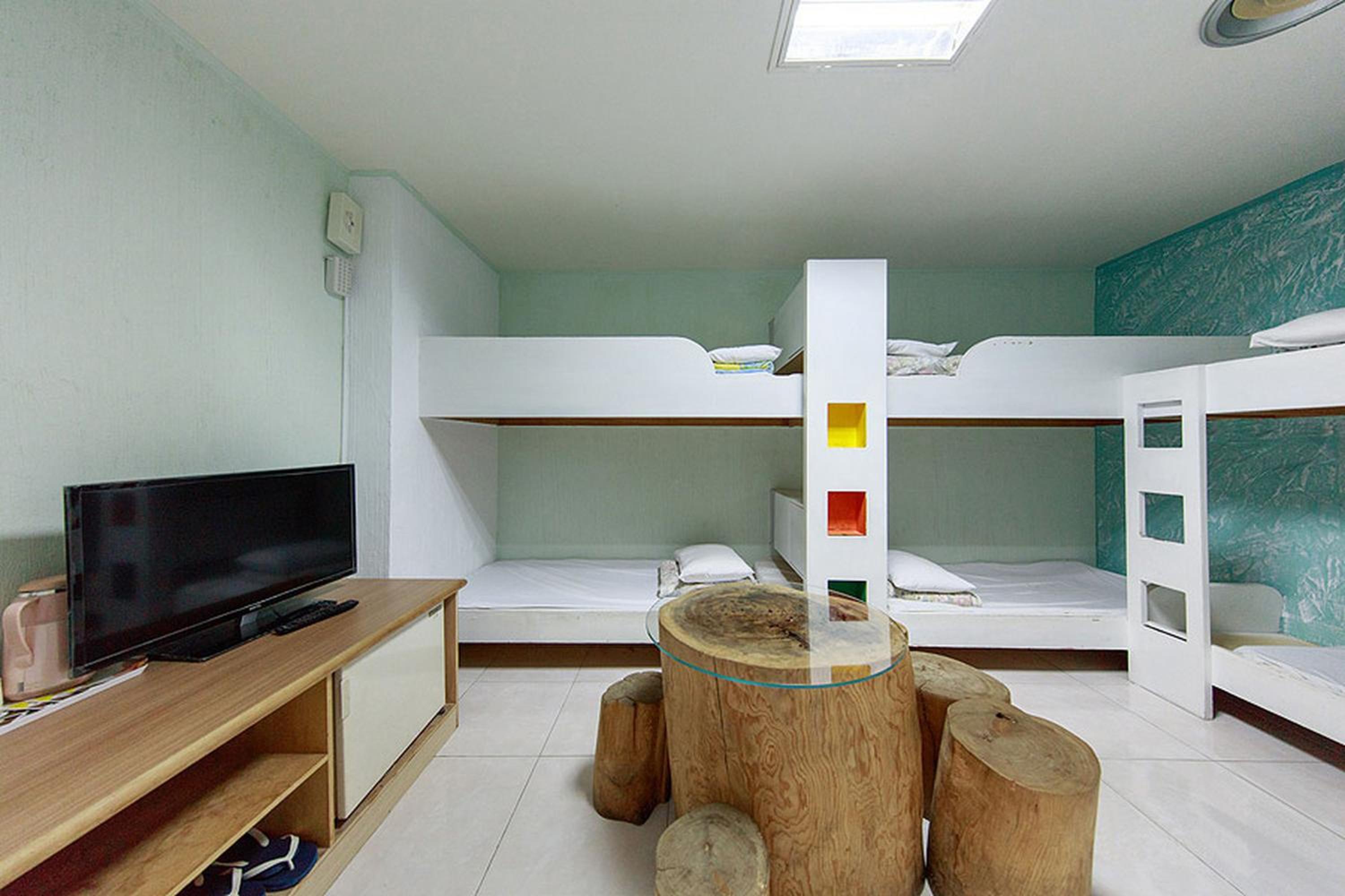 6-Bed Mixed Dormitory Room