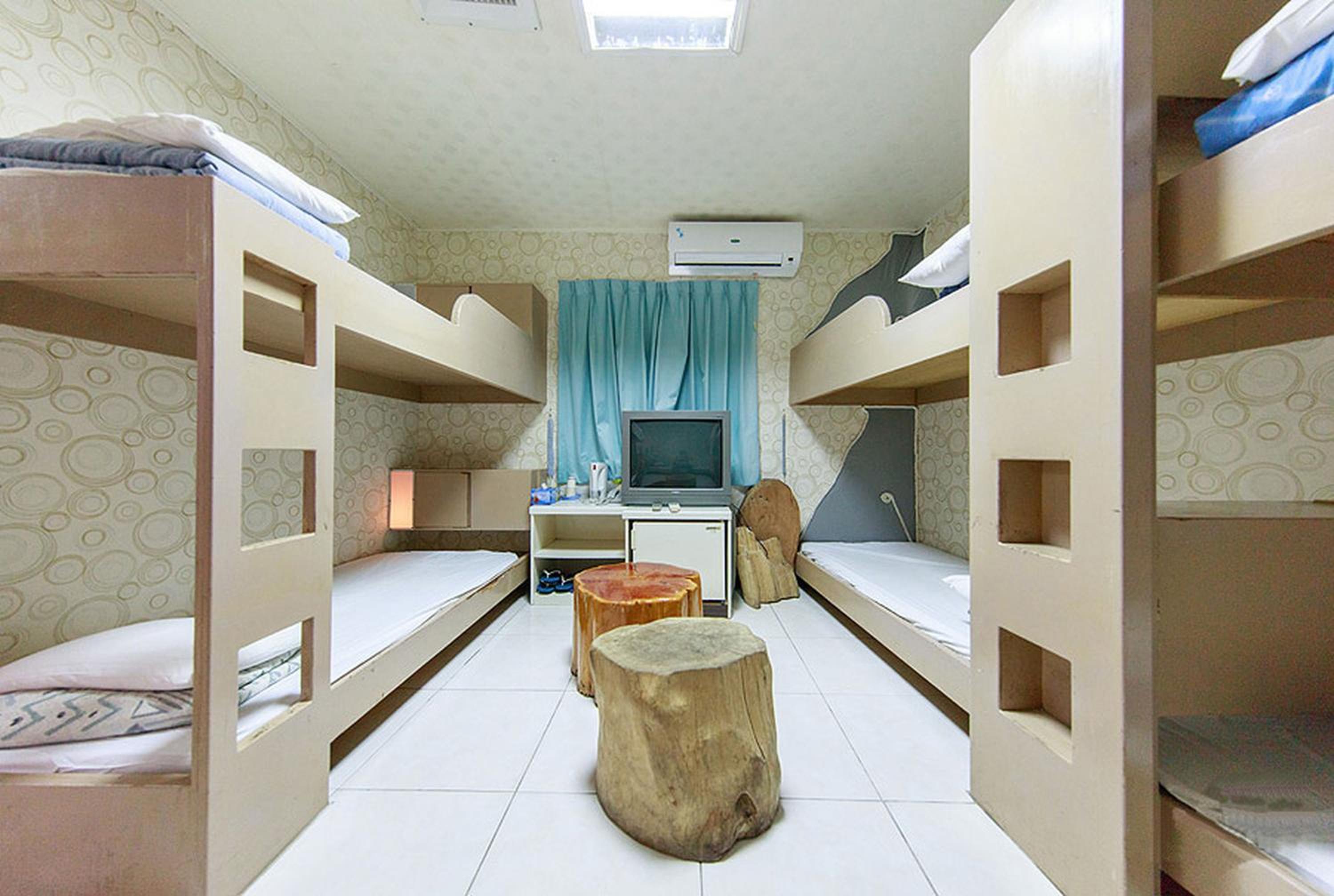 Mixed Dormitory Room photo 2
