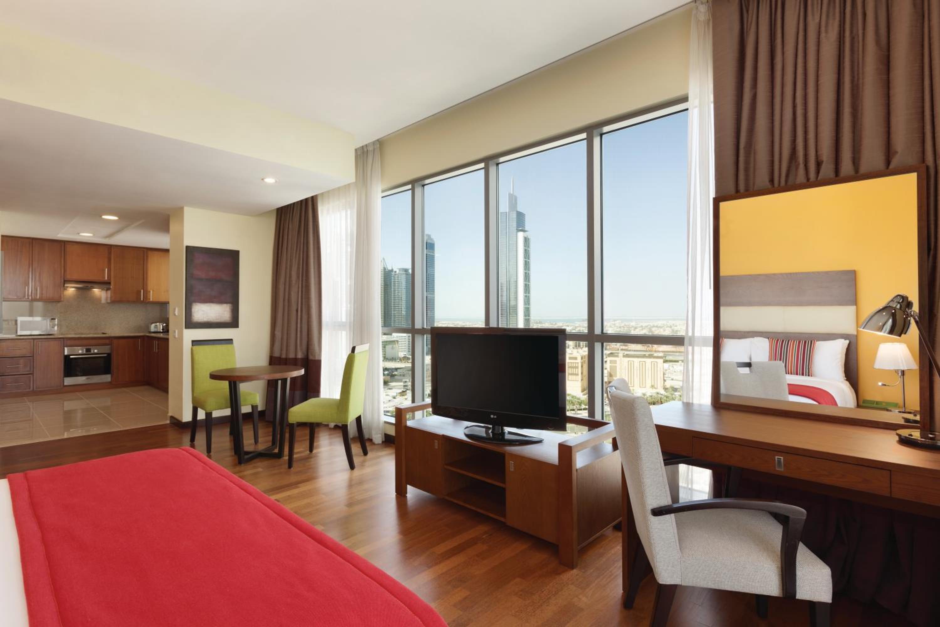 Premium King Studio, Burj Khalifa/Fountain View, Non-Smoking, Complimentary Transfer to Kite Beach, Dubai Mall and Metro Station - Photo 11