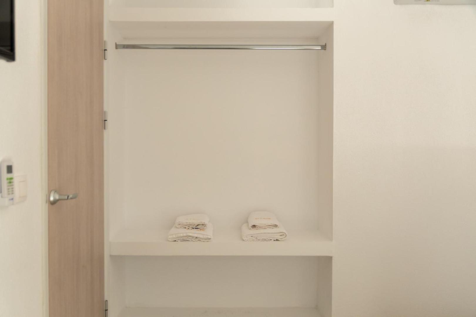One-Bedroom Deluxe Apartment photo 2