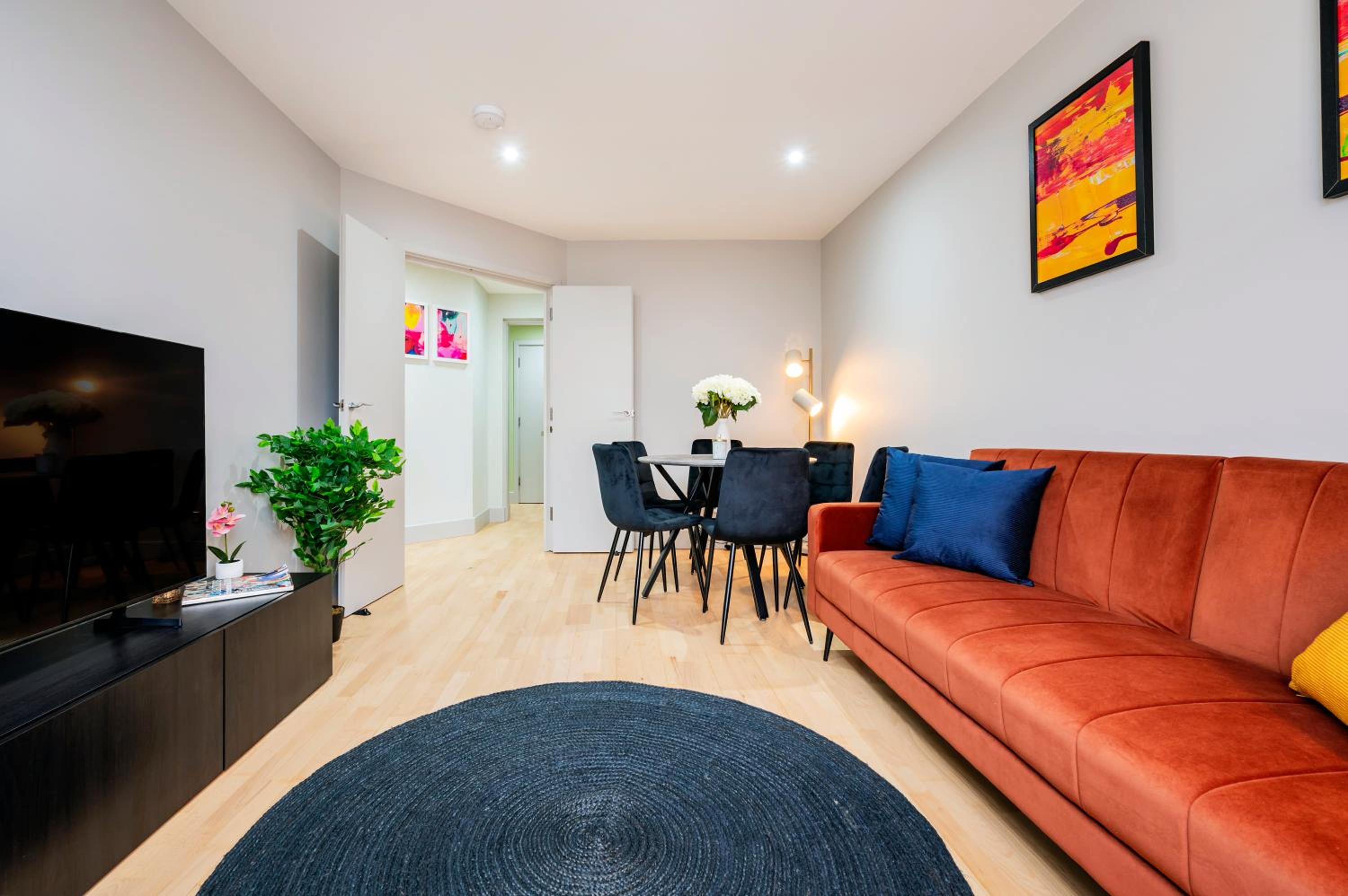Three-Bedroom Apartment photo 2
