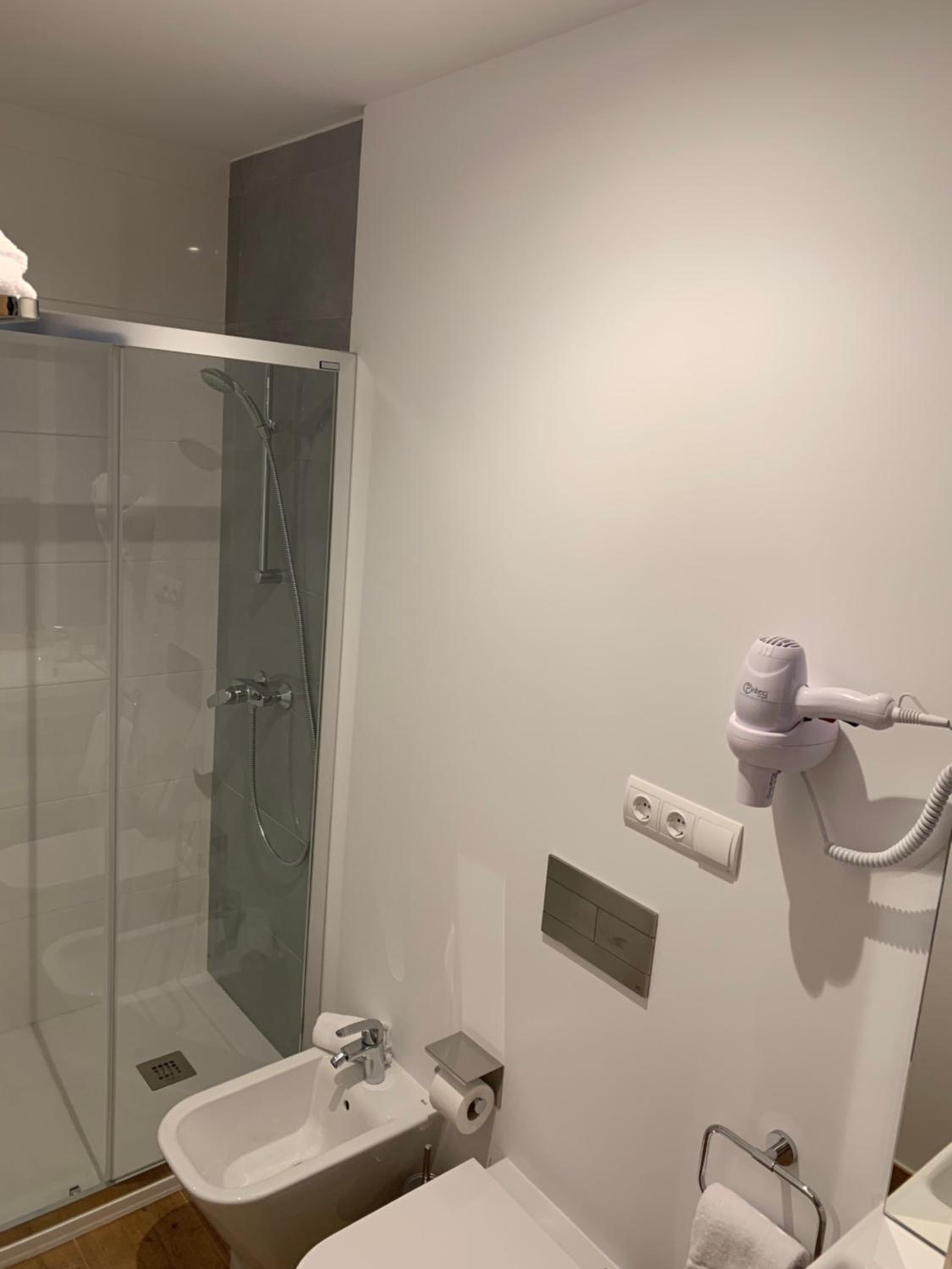 Small Single Room photo 2