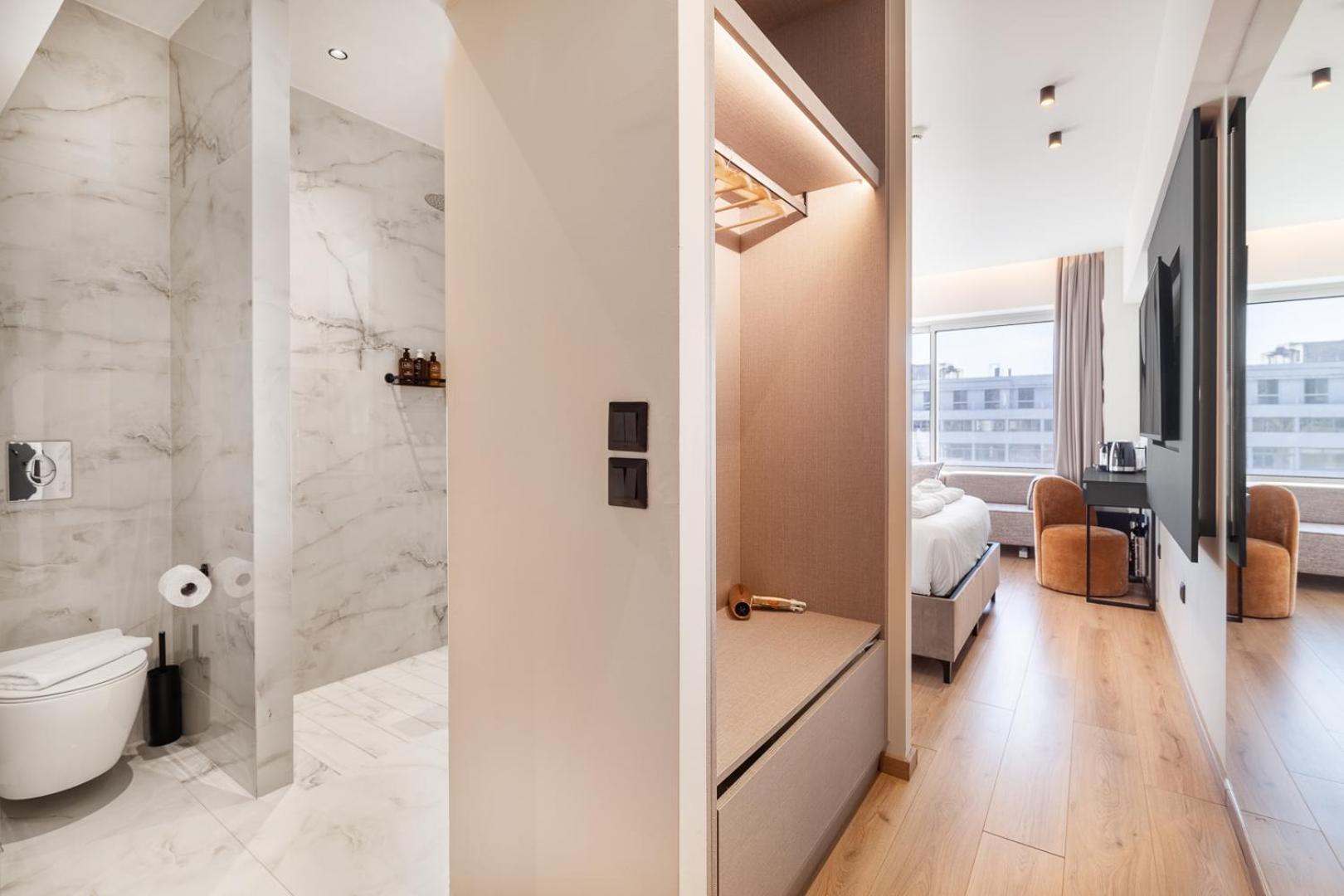 Deluxe Double Room with Shower photo 2