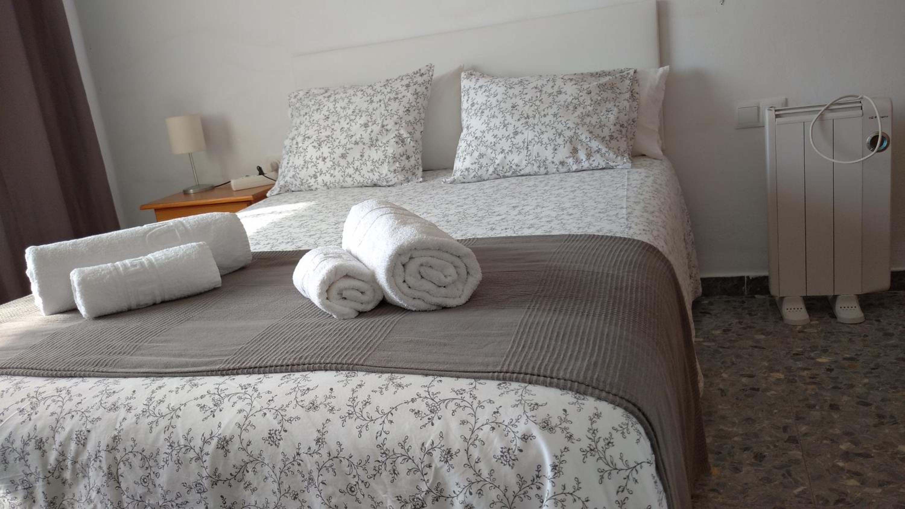 Twin Room with Shared Bathroom