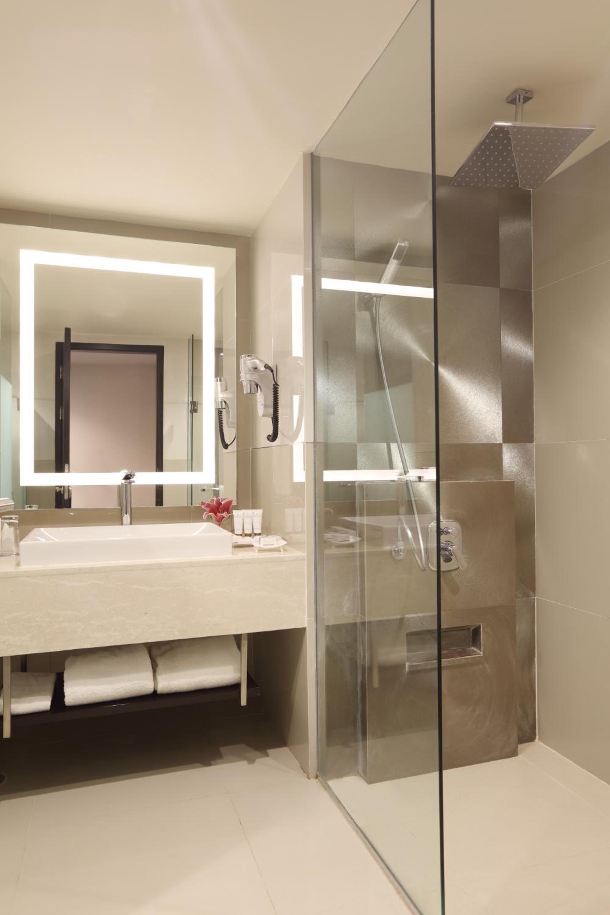 Junior King Suite - Photo 4