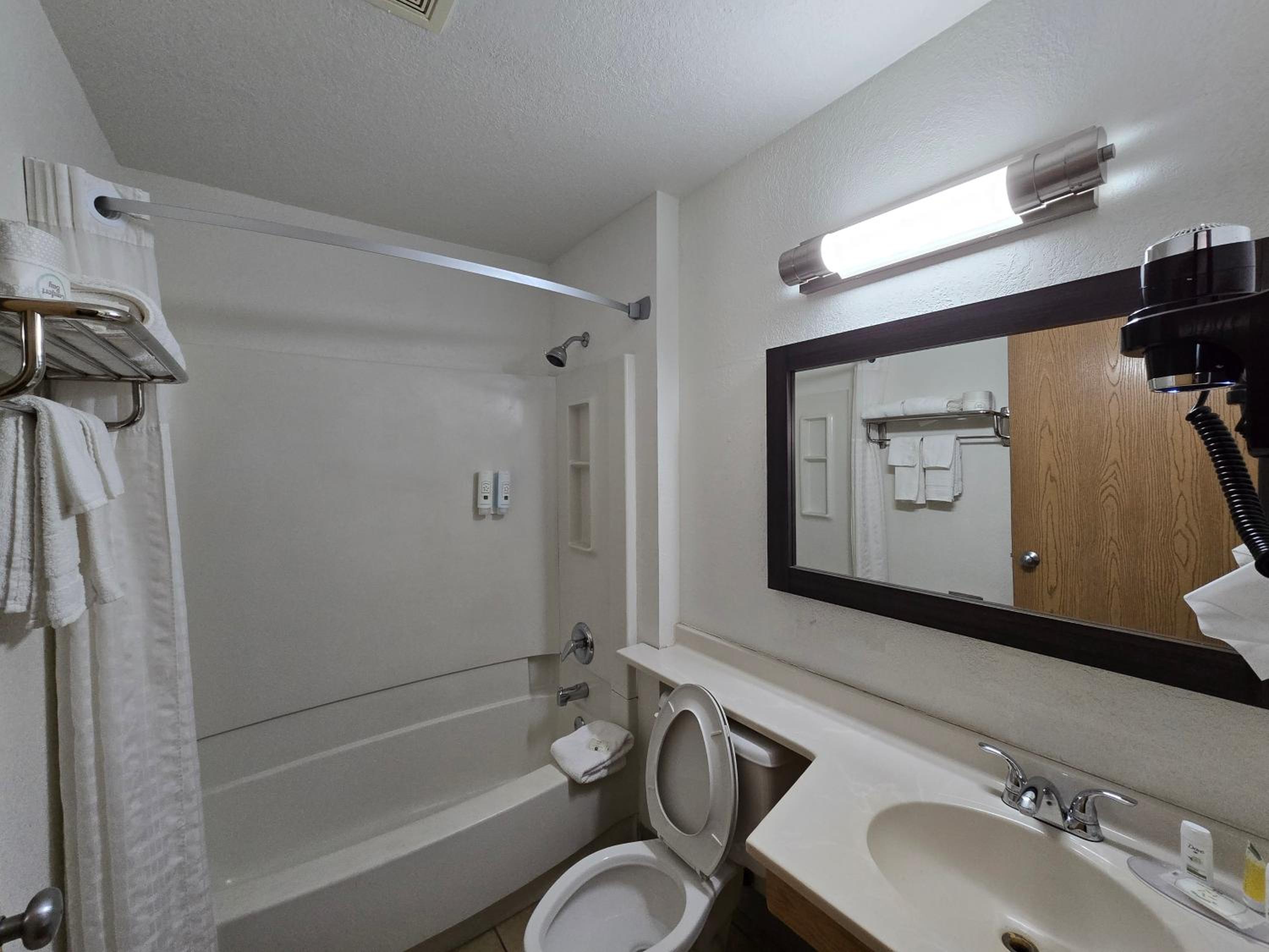 Quadruple Room with Two Queen Beds - Non Smoking/Interior Hall - Photo 4