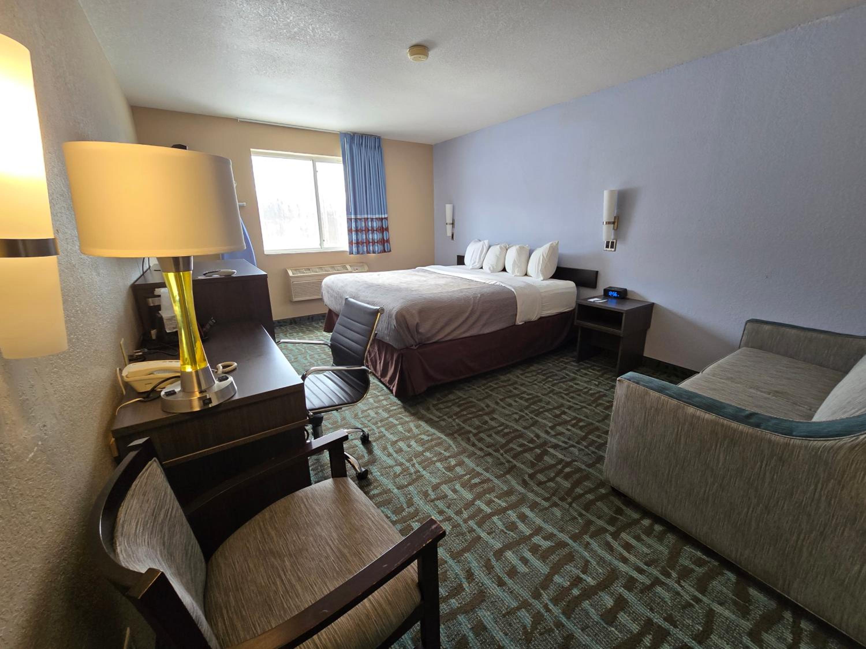 King Room - Non Smoking - Photo 5