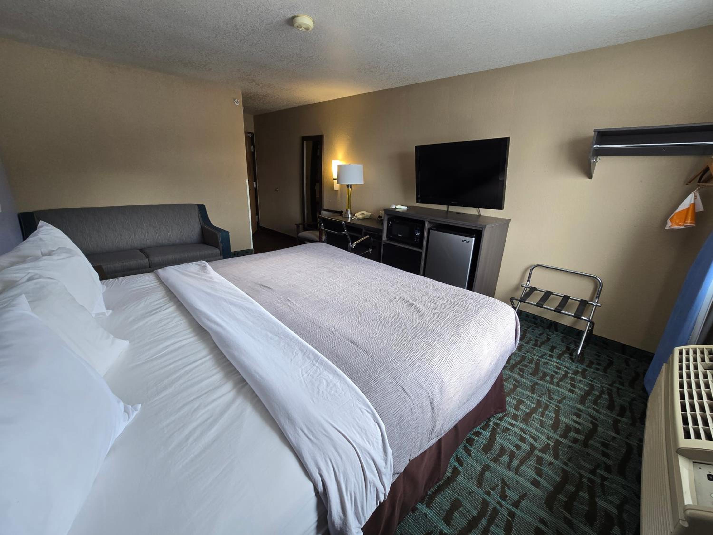 King Room - Non Smoking - Photo 4