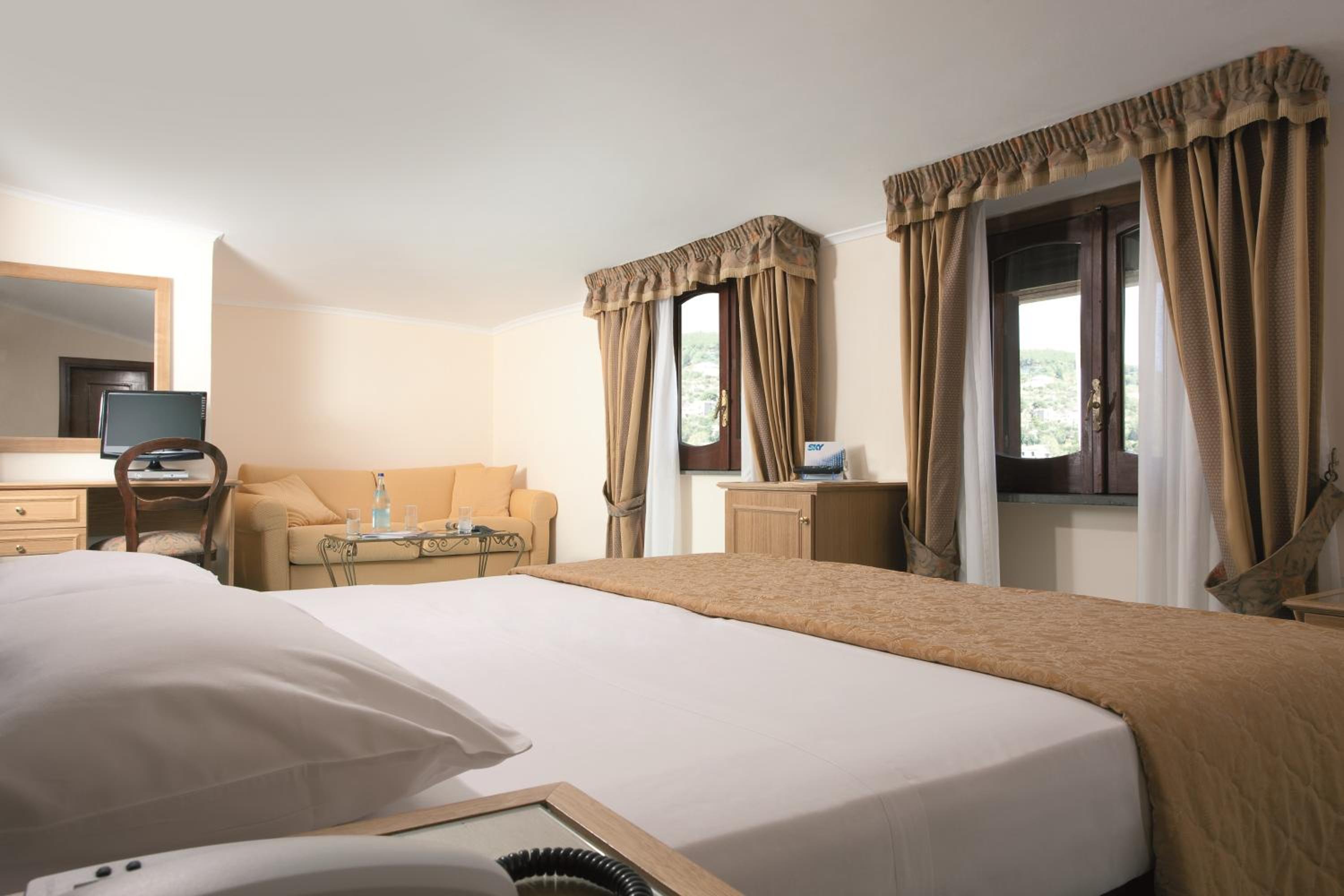 Standard Triple Room - Photo 1