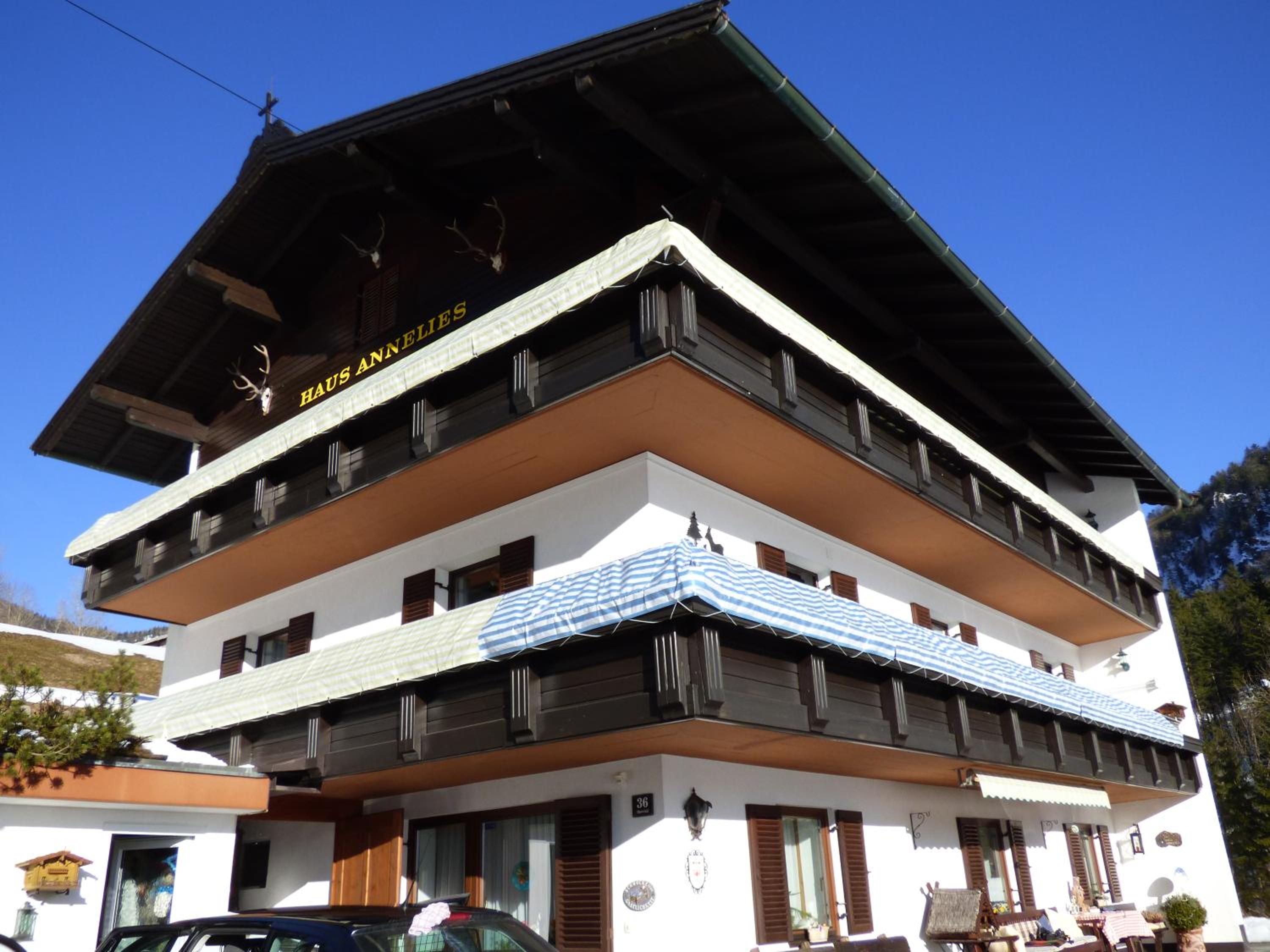 Apartment with Mountain View photo 3