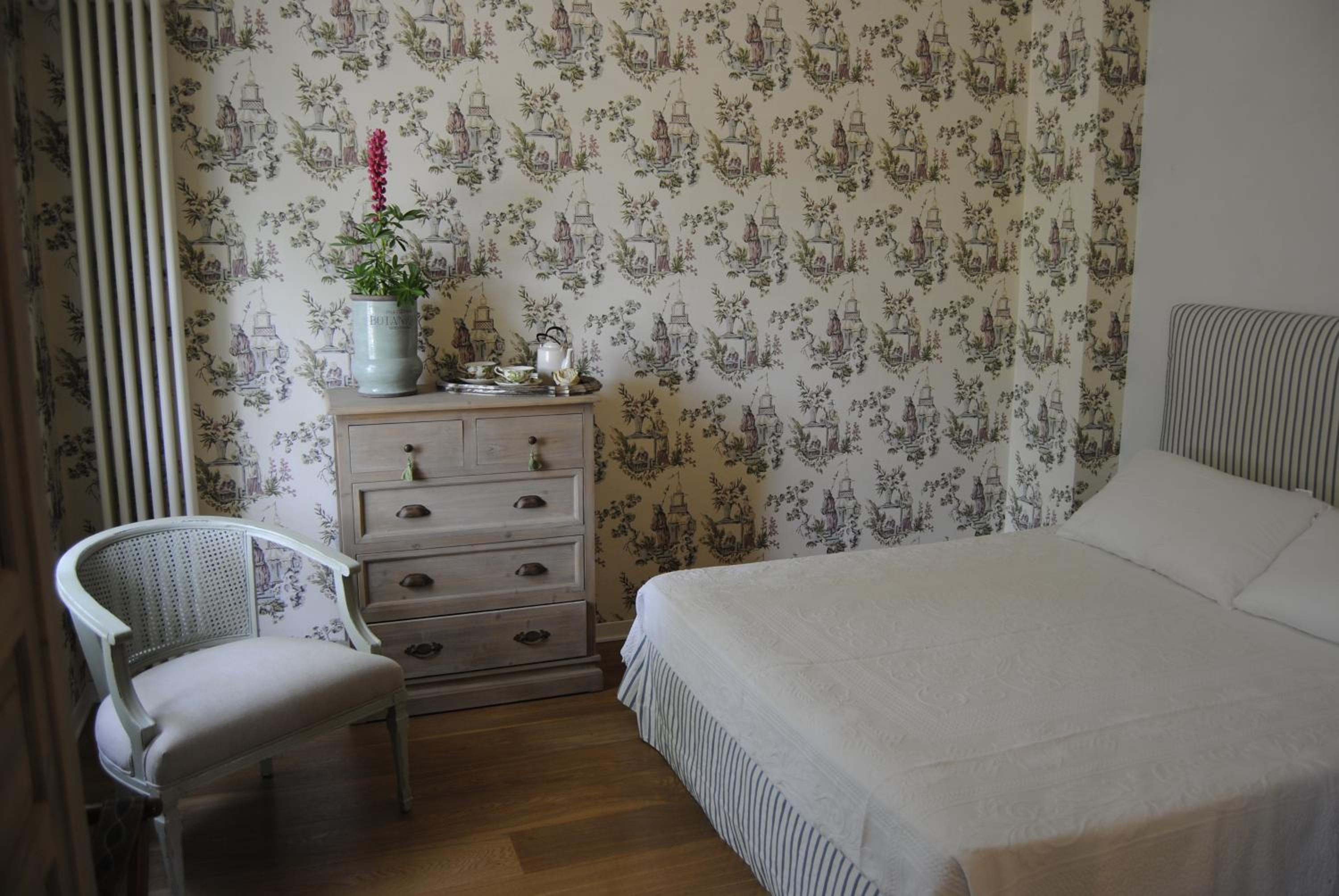 Double Room with Balcony (2 Adults + 1 Child) photo 2