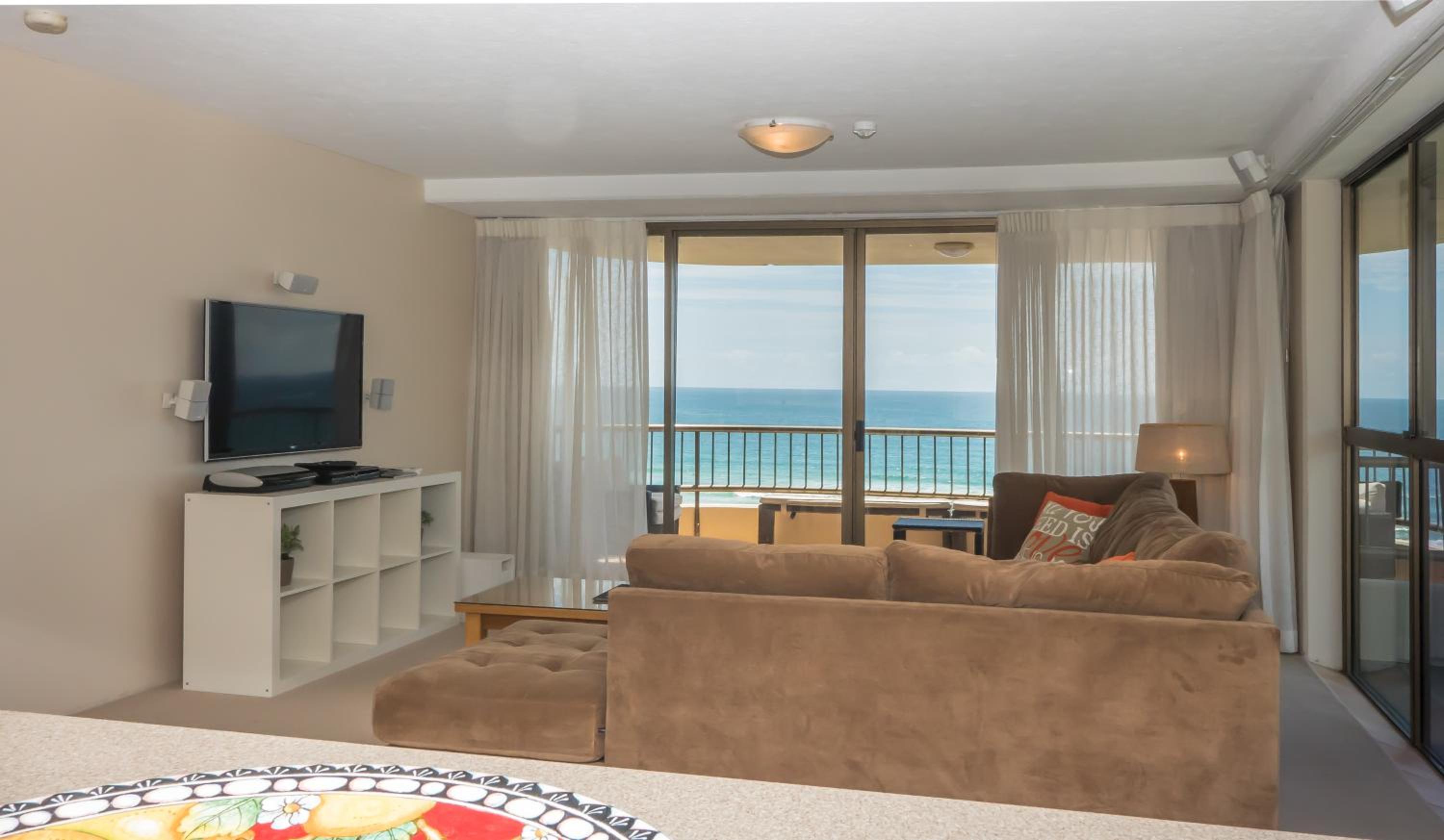 Three-Bedroom Ocean View Apartment - Photo 86