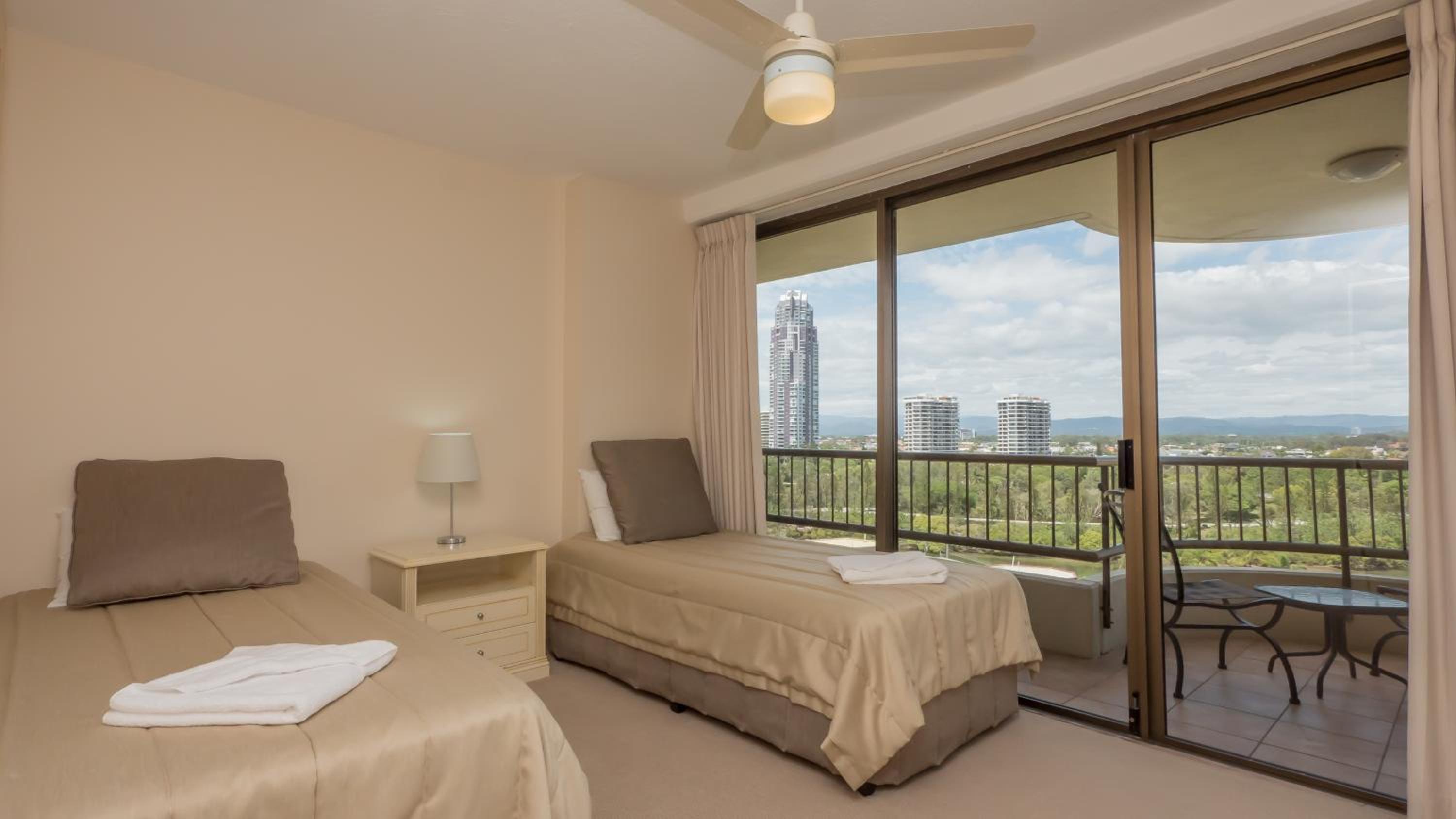 Three-Bedroom Ocean View Apartment - Photo 5