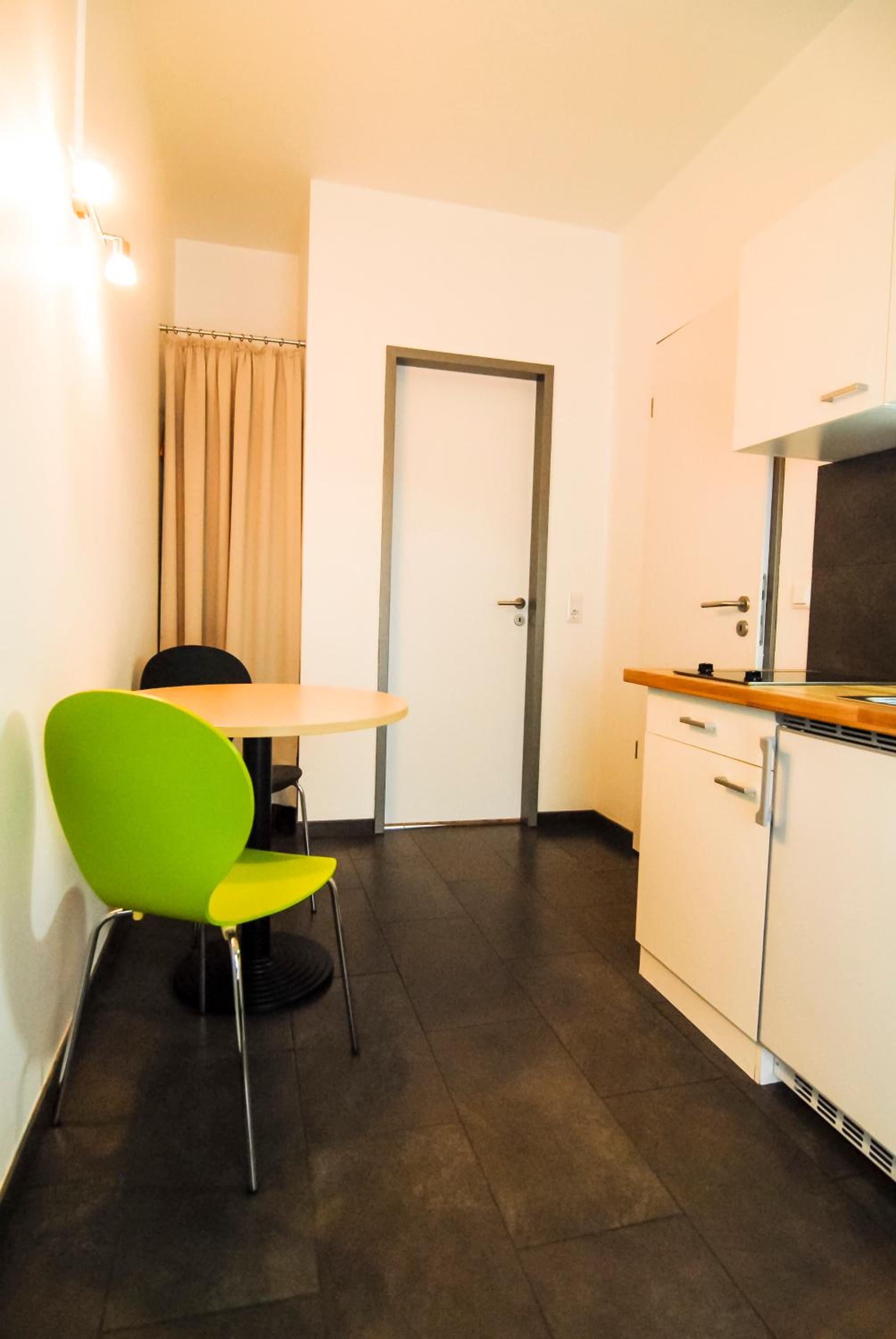 Business Apartment - Photo 9
